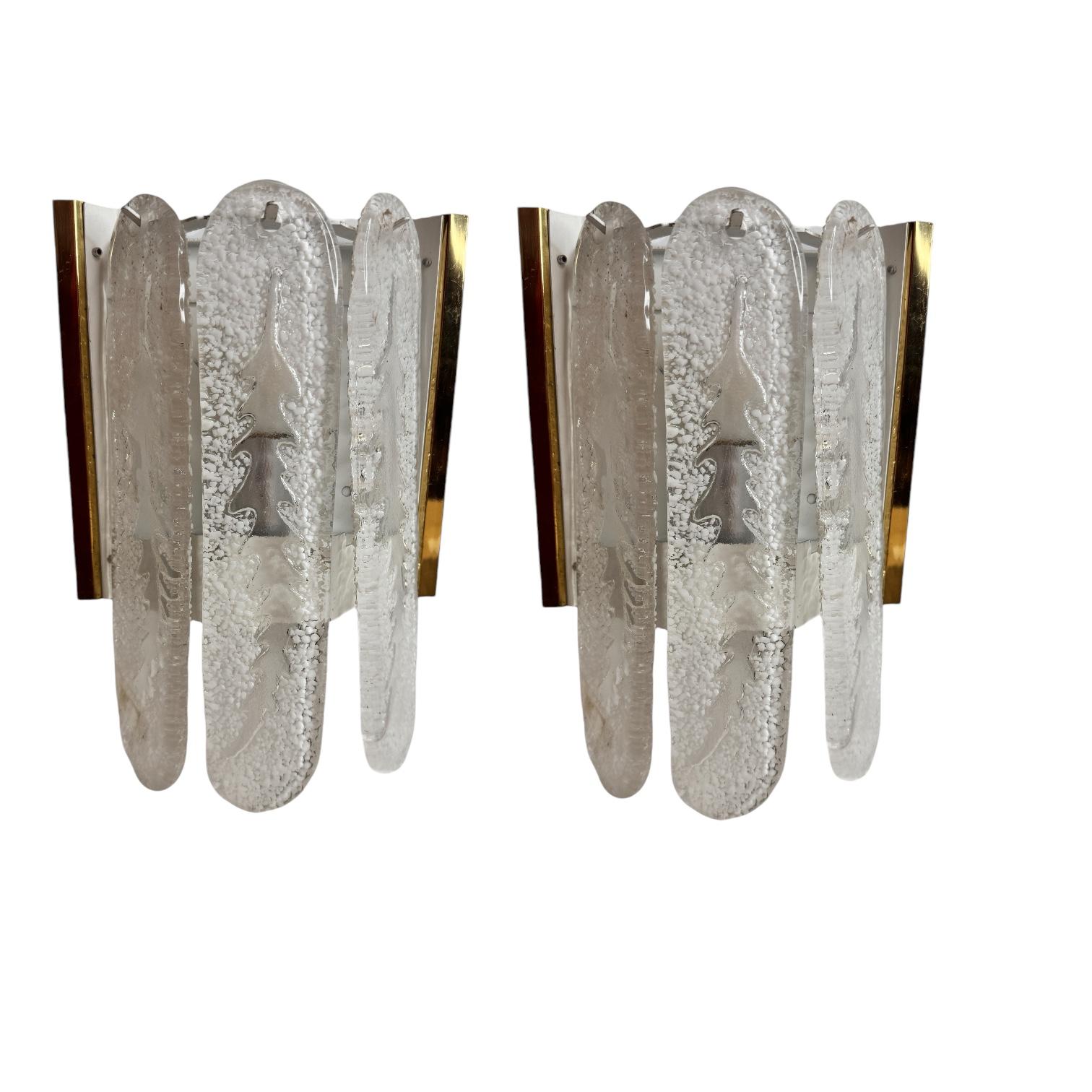 Superbe paire d'appliques en verre de Murano dans le style de Venini en vente 4