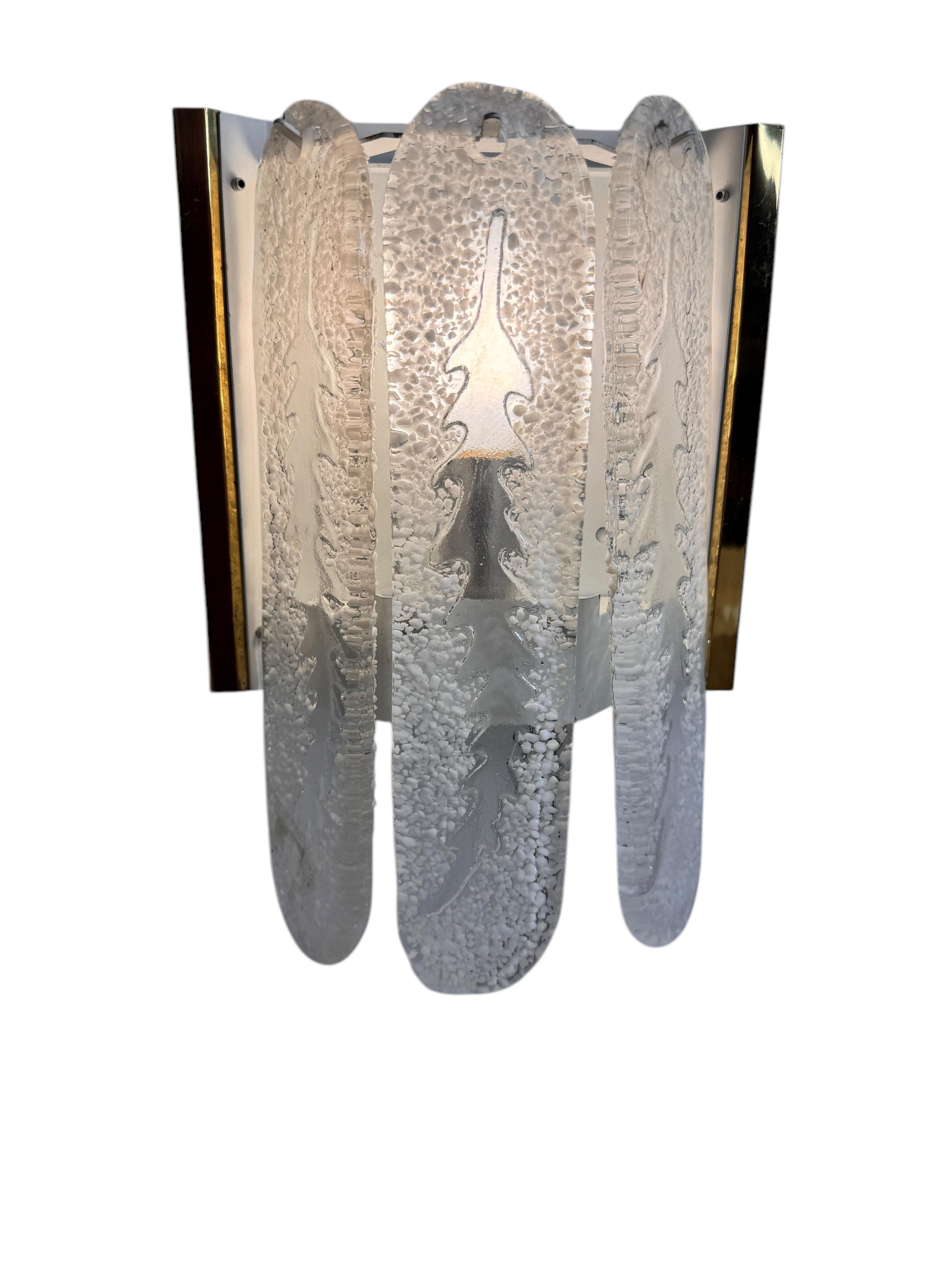 Mid-Century Modern Superbe paire d'appliques en verre de Murano dans le style de Venini en vente