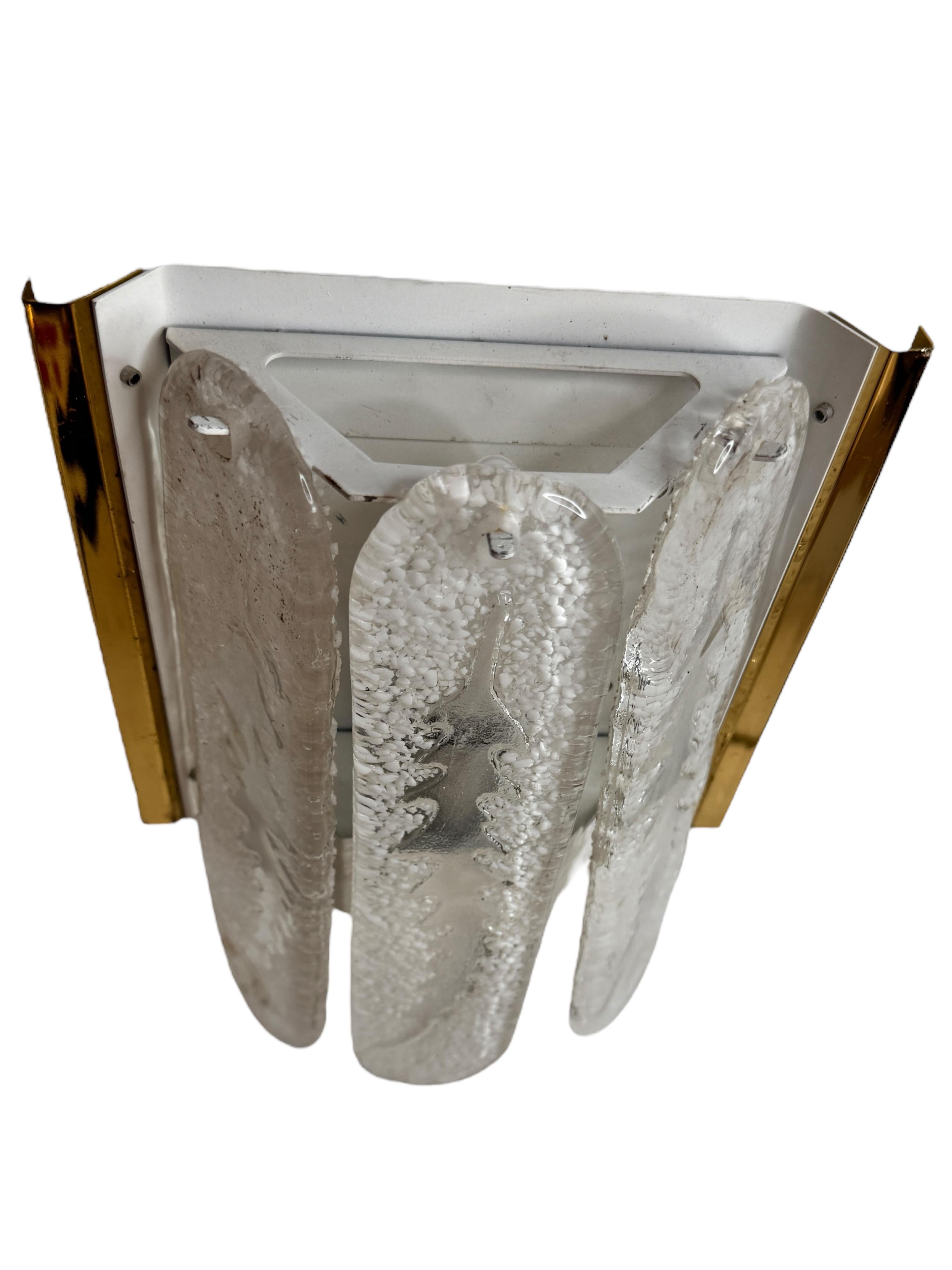 Métal Superbe paire d'appliques en verre de Murano dans le style de Venini en vente