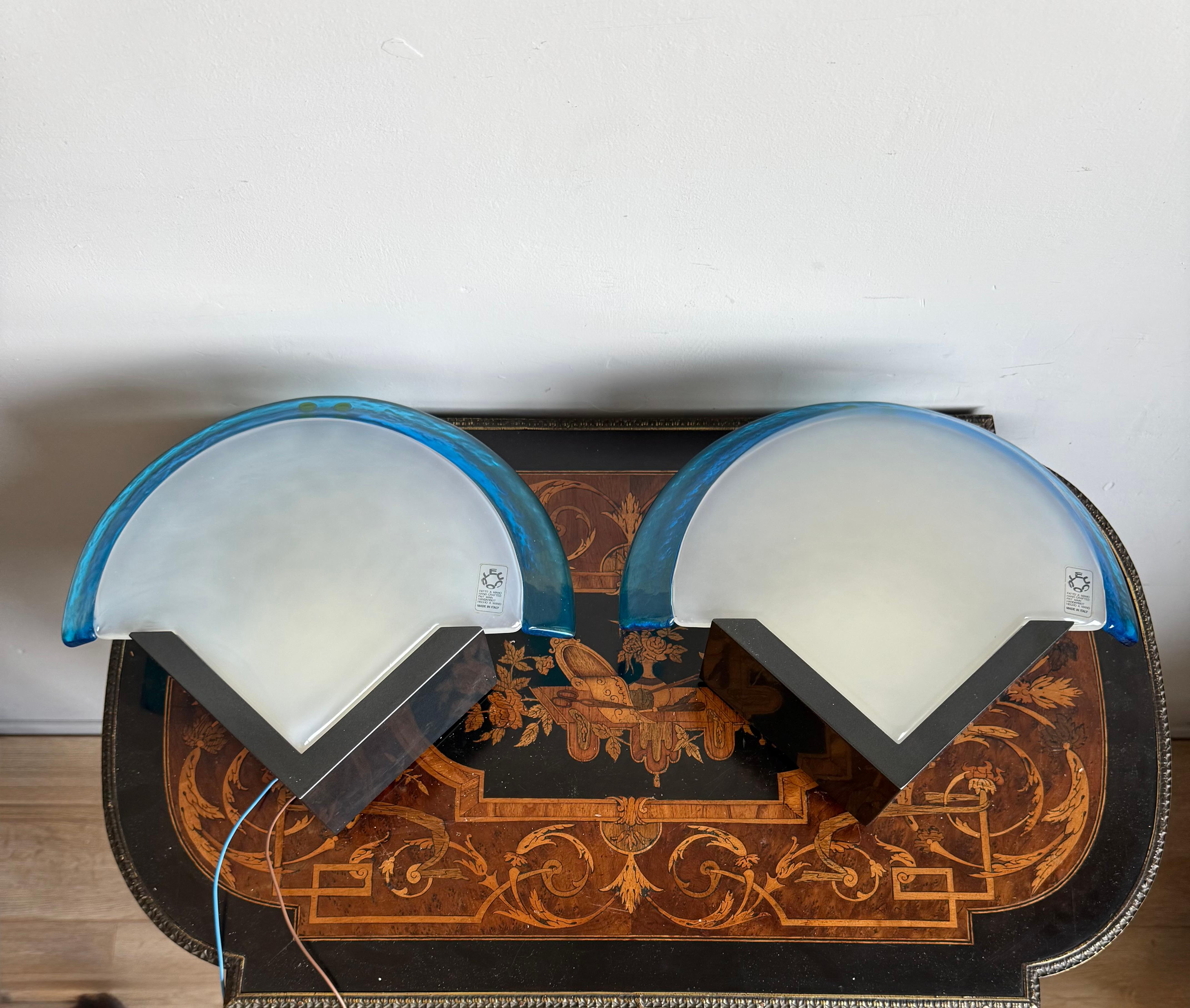 Impresionante pareja de apliques / lámparas de pared de cristal de Murano de Leucos, Italia, años 80 en venta 2