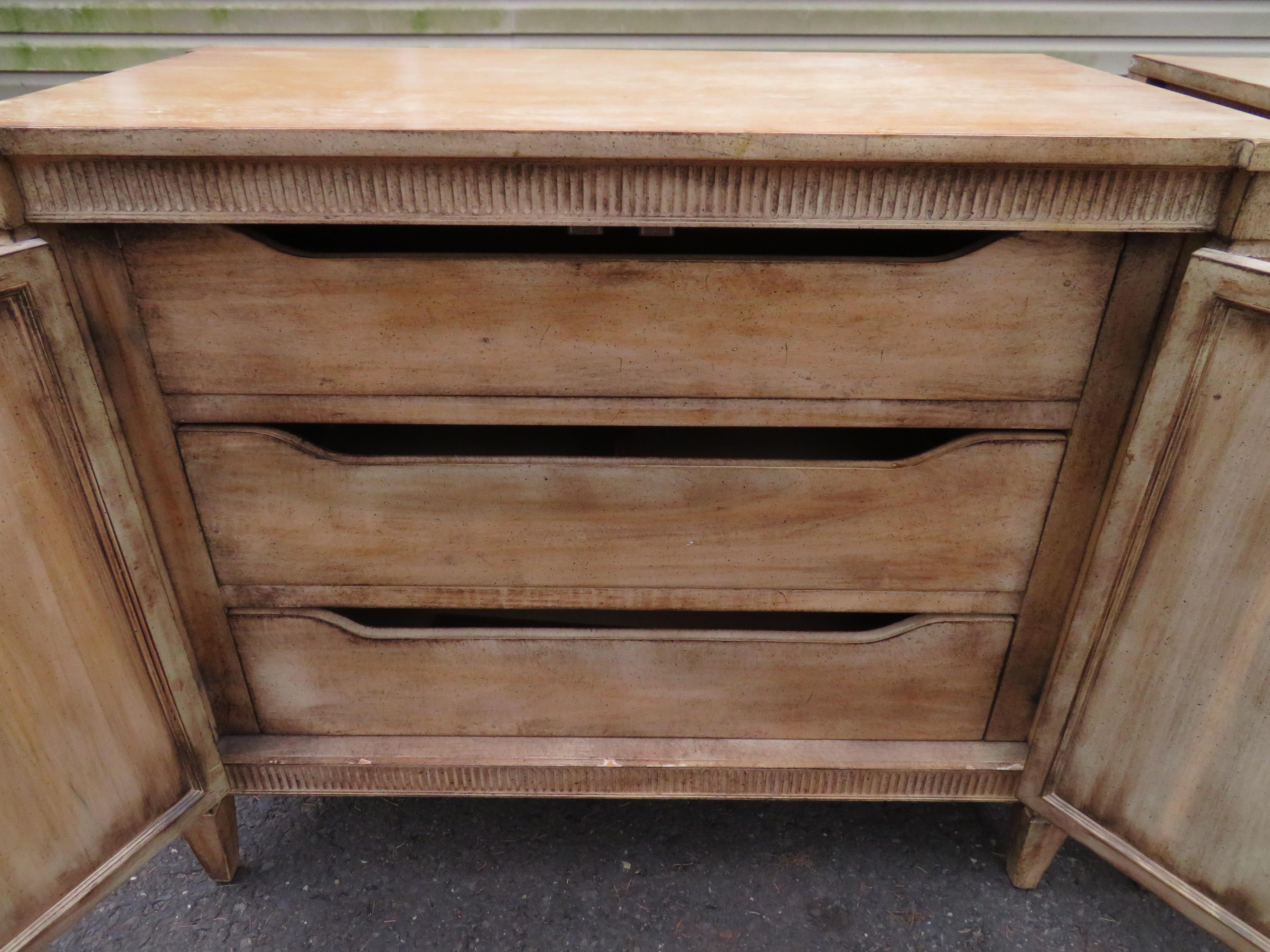 Stunning Pair of Neoclassical Distressed Bachelors Chests Hollywood Regency For Sale 2