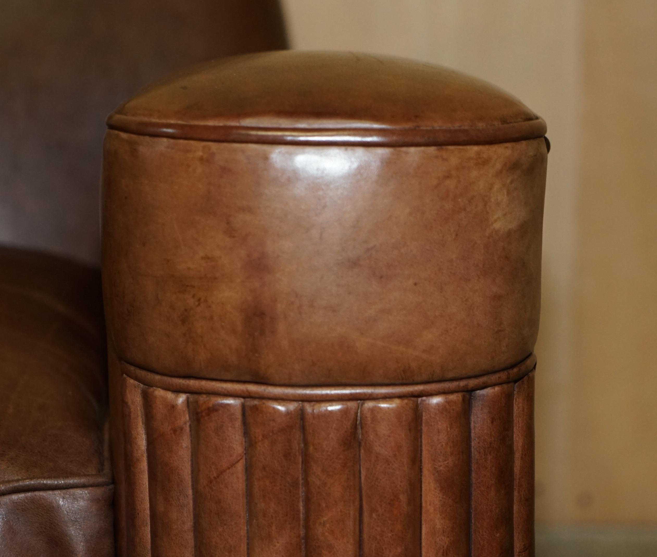 STUNNING PAIR OF ORIGINAL ART DECO HERITAGE BROWN LEATHER CIRCA 1920'S ARMCHAIRs For Sale 4