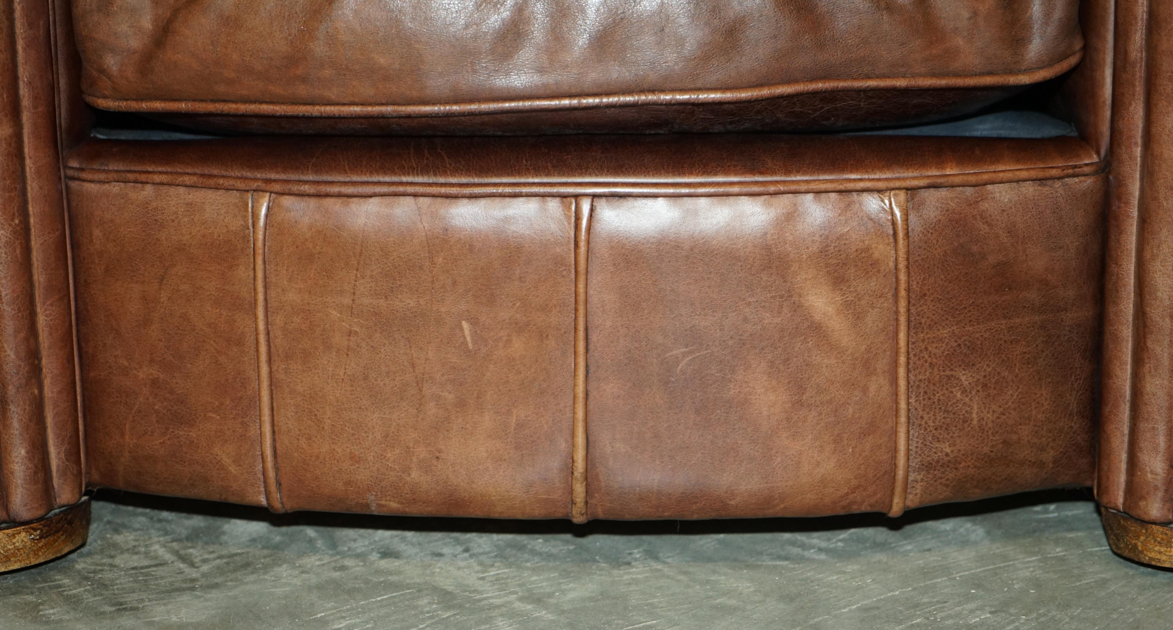 STUNNING PAIR OF ORIGINAL ART DECO HERITAGE BROWN LEATHER CIRCA 1920'S ARMCHAIRs For Sale 7