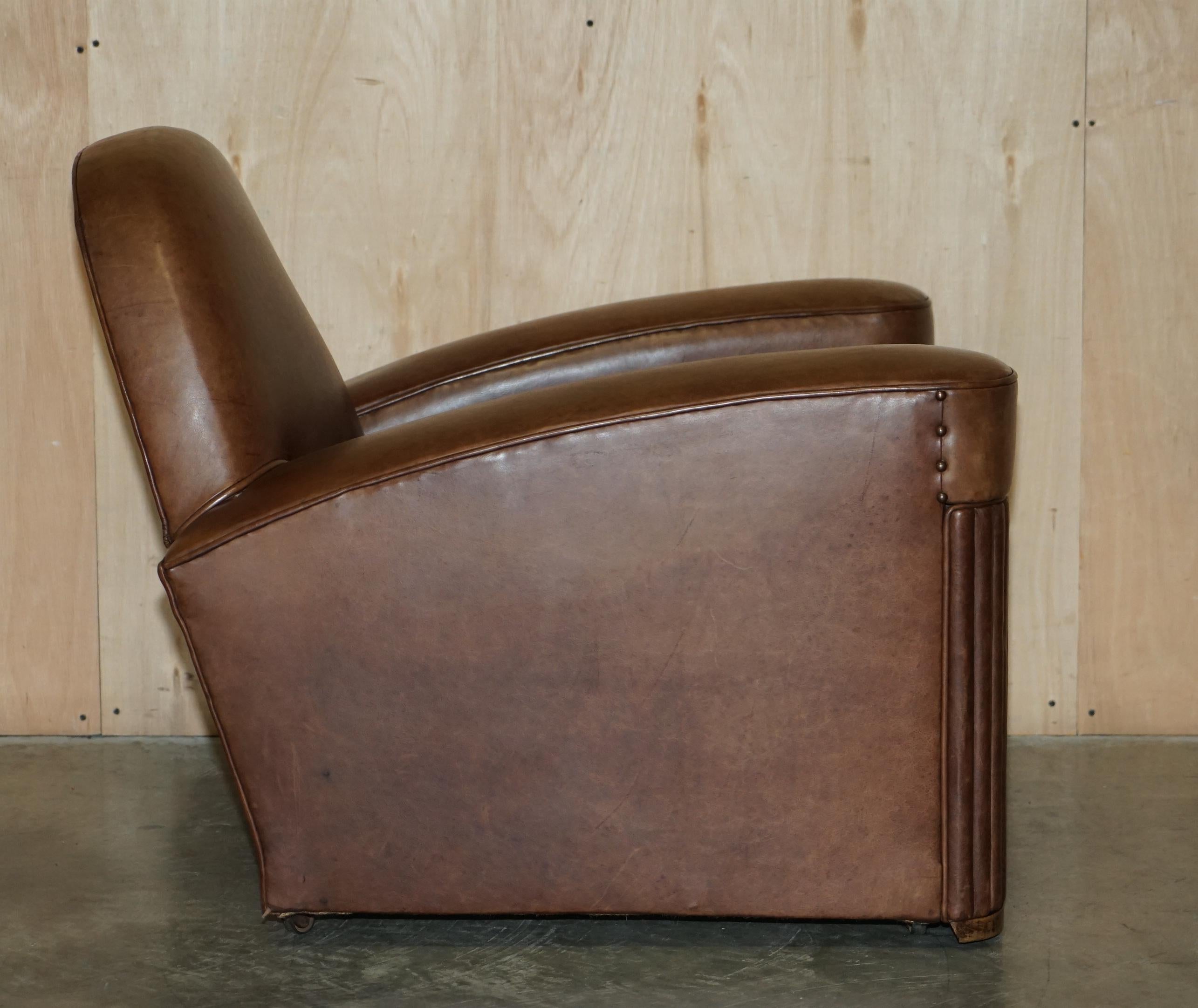 STUNNING PAIR OF ORIGINAL ART DECO HERITAGE BROWN LEATHER CIRCA 1920'S ARMCHAIRs For Sale 10