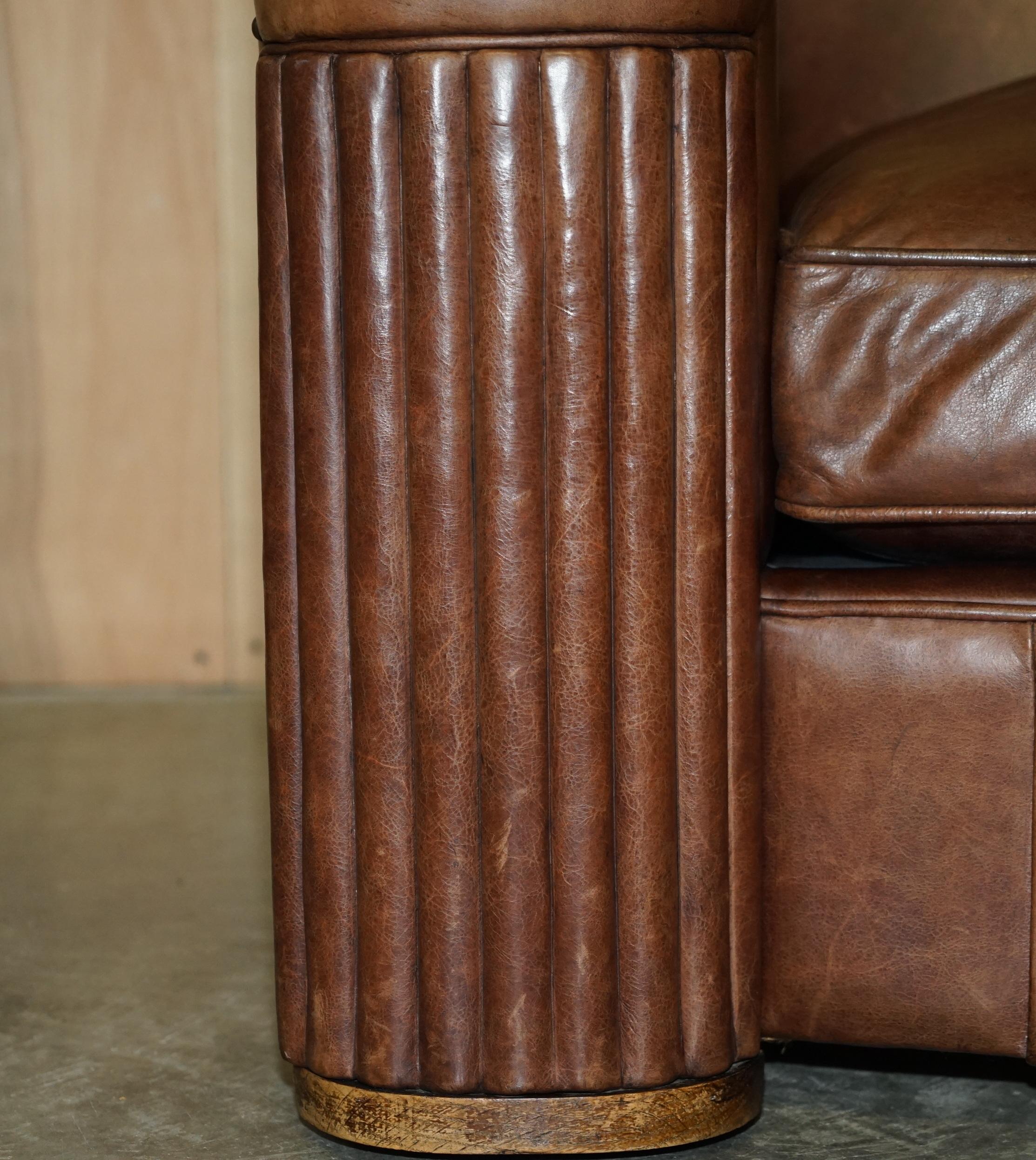 STUNNING PAIR OF ORIGINAL ART DECO HERITAGE BROWN LEATHER CIRCA 1920'S ARMCHAIRs For Sale 2