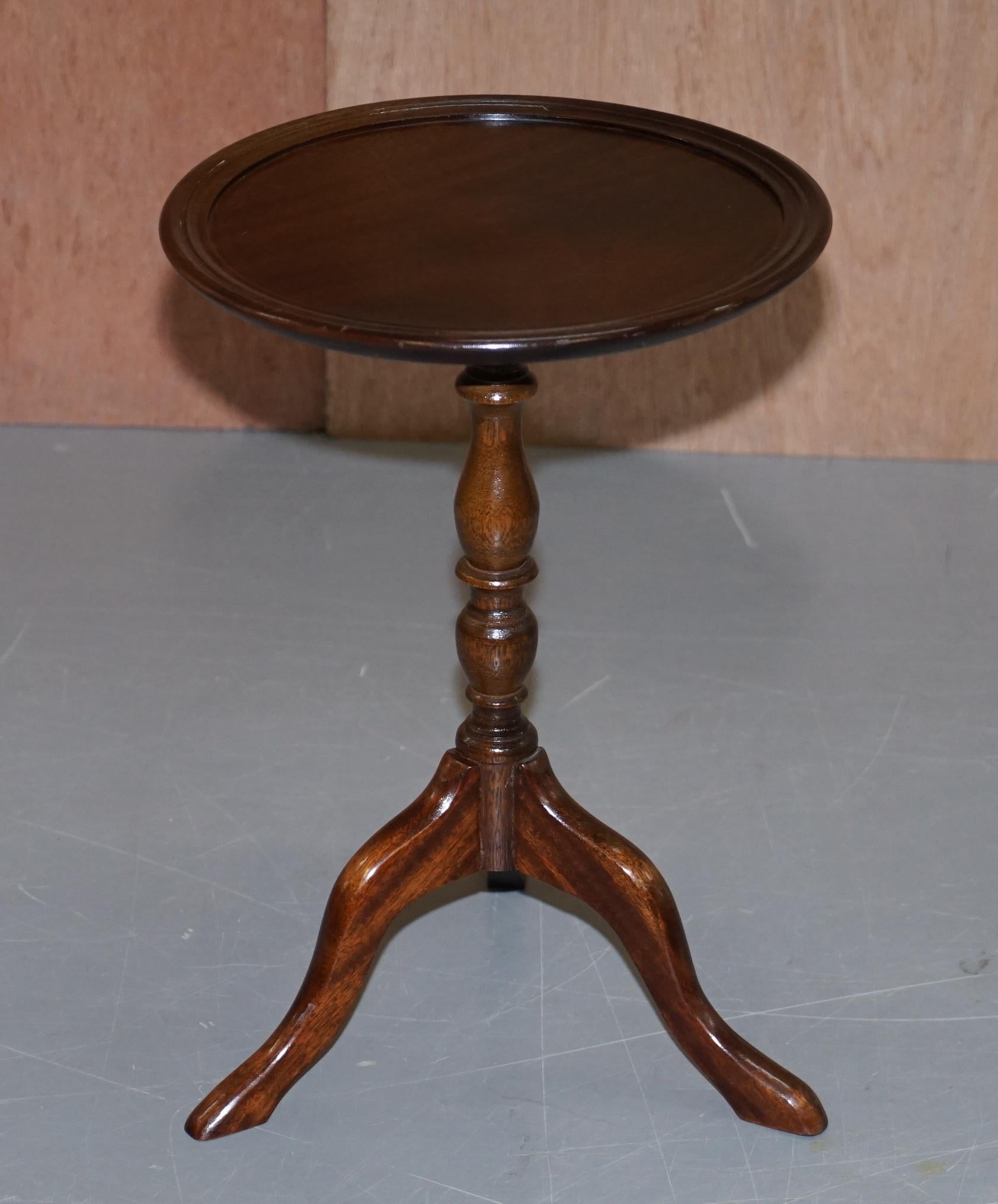 Stunning Pair of Original Victorian Hardwood Round Top Side End Lamp Tables 5