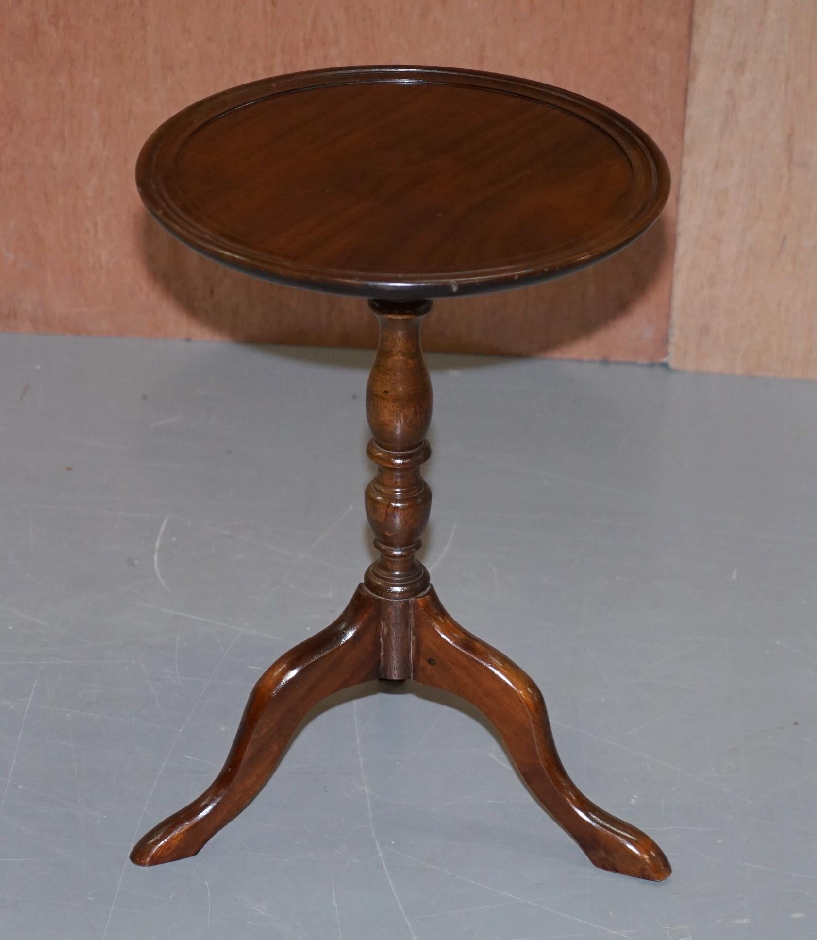 Late Victorian Stunning Pair of Original Victorian Hardwood Round Top Side End Lamp Tables