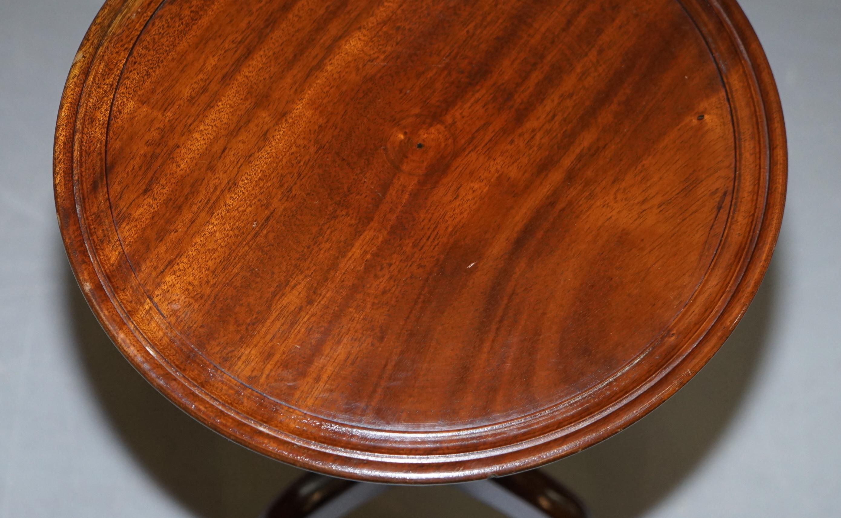 Hand-Crafted Stunning Pair of Original Victorian Hardwood Round Top Side End Lamp Tables