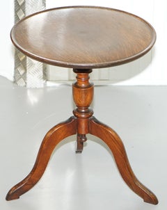 Stunning Pair of Original Victorian Oak Large Round Top Side End Lamp Tables