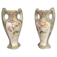 Atemberaubendes Paar hochwertiger antiker französischer Vasen