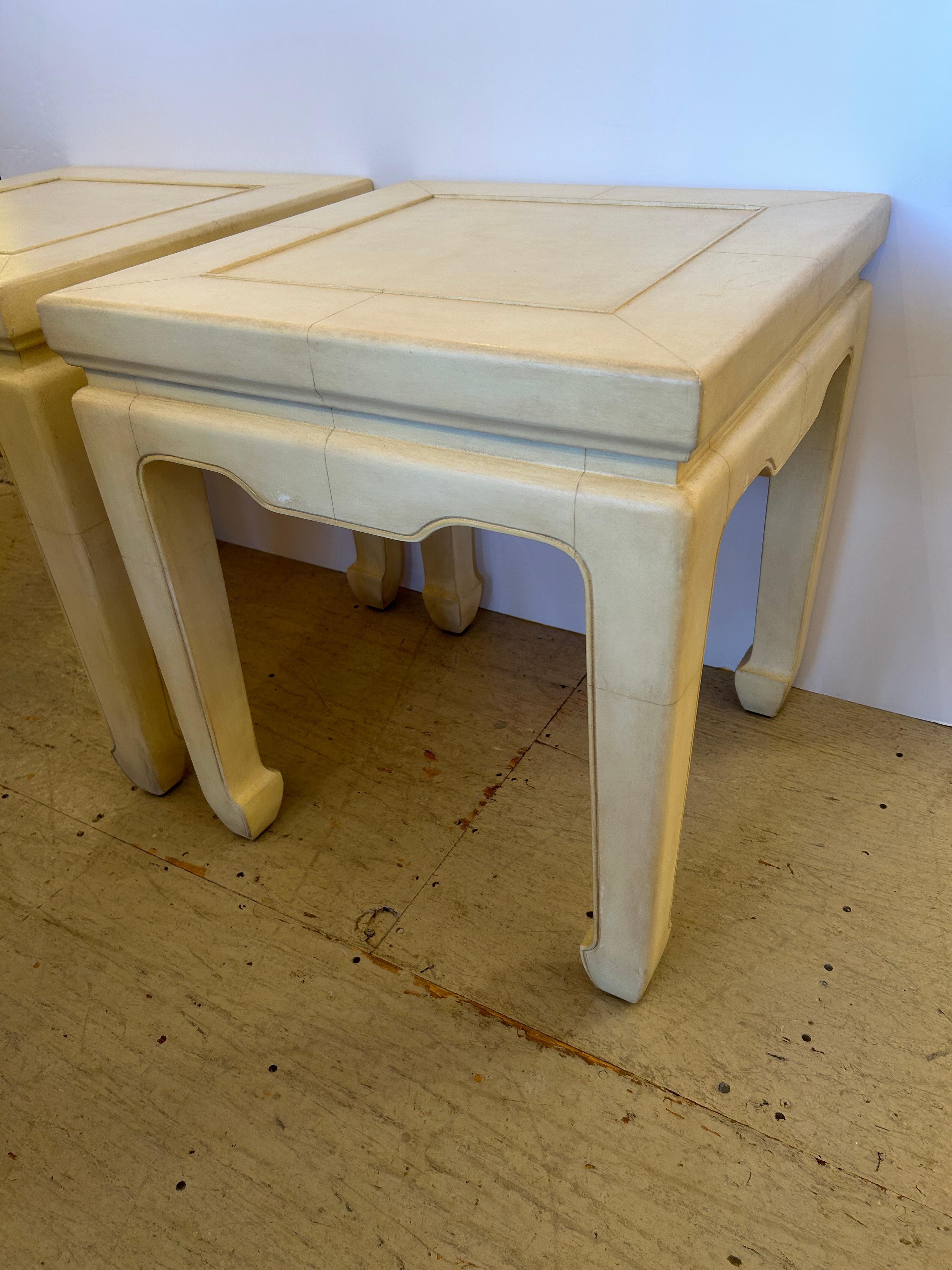 Atemberaubendes Paar Ralph Lauren Beige Quadratischer Beistelltische mit asiatischem Flair, Paar im Angebot 3