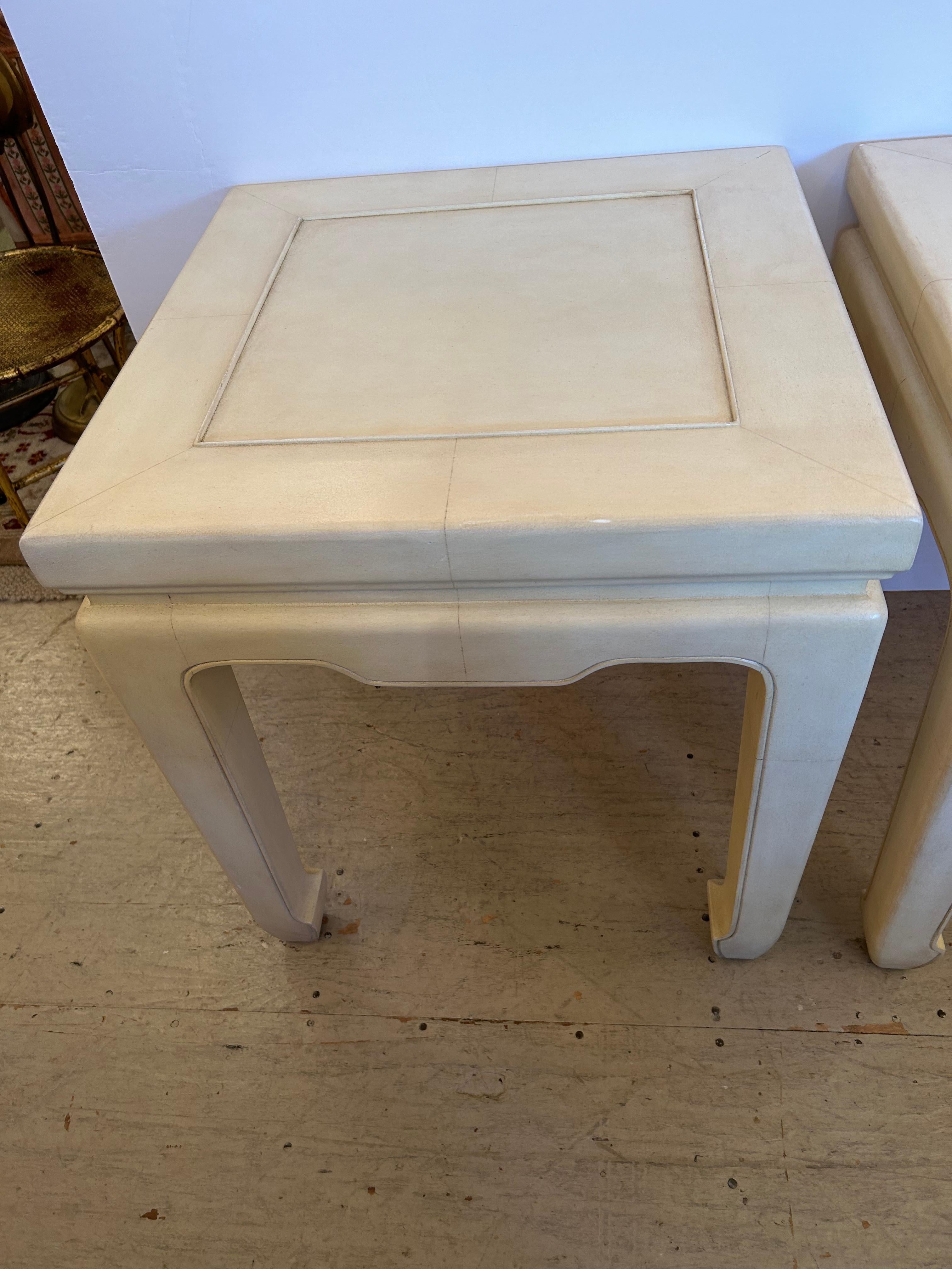 Atemberaubendes Paar Ralph Lauren Beige Quadratischer Beistelltische mit asiatischem Flair, Paar im Angebot 4