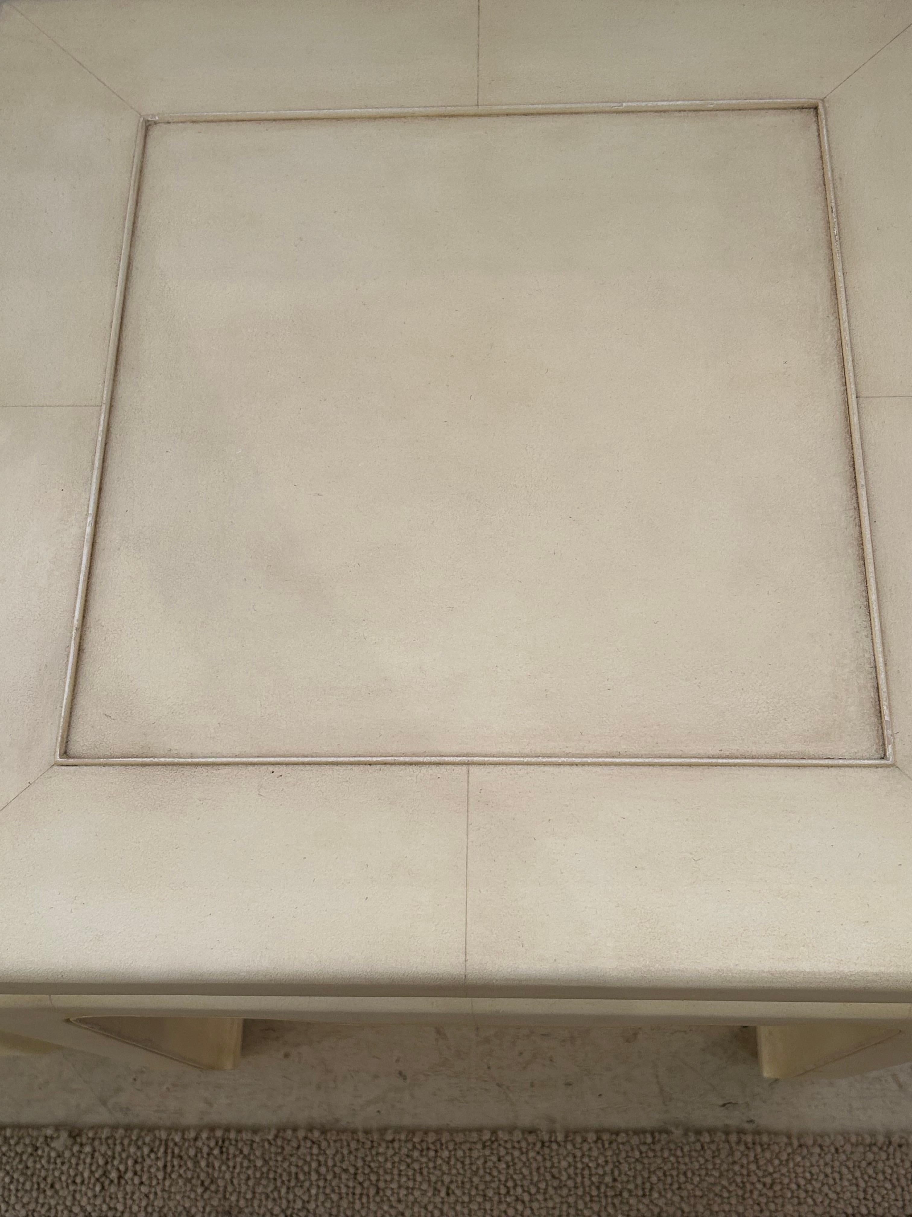 Atemberaubendes Paar Ralph Lauren Beige Quadratischer Beistelltische mit asiatischem Flair, Paar (Hollywood Regency) im Angebot