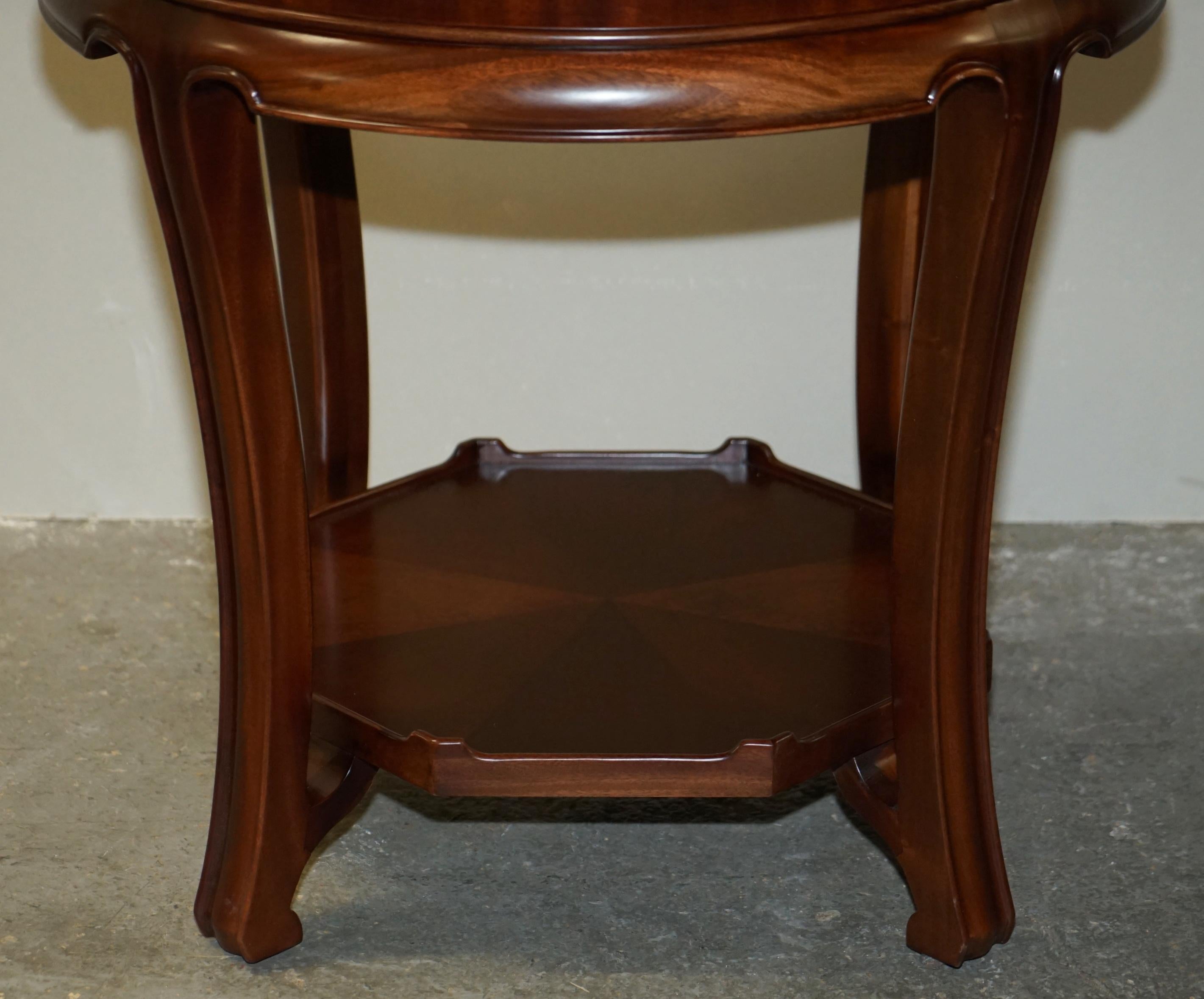 American Classical STUNNING PAIR OF RALPH LAUREN SIDE END LAMP WiNE TABLES LOVELY PATIN For Sale