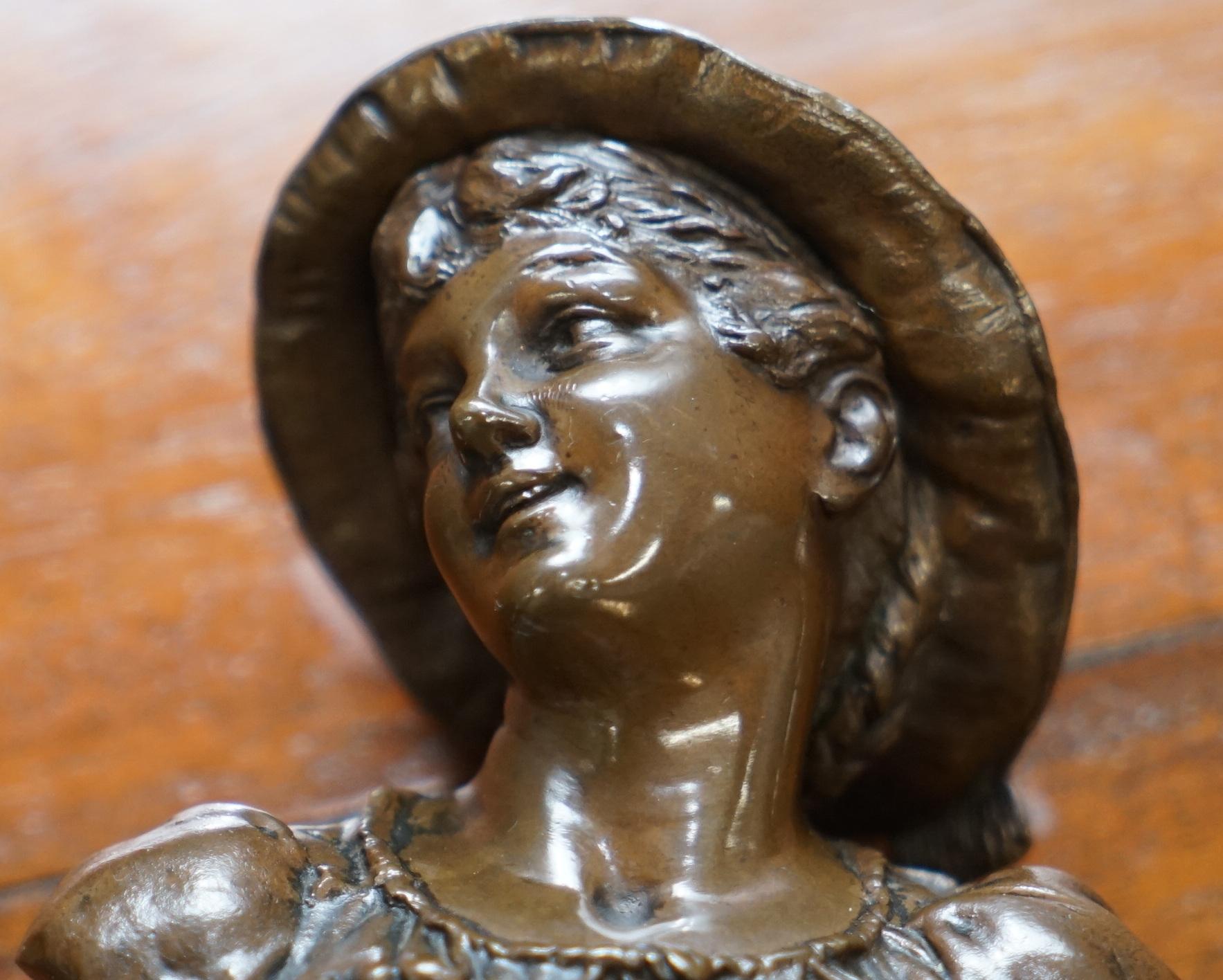 Atemberaubendes Paar seltener originaler viktorianischer massiver Miniatur-Büstenstatuen aus Bronze im Angebot 11