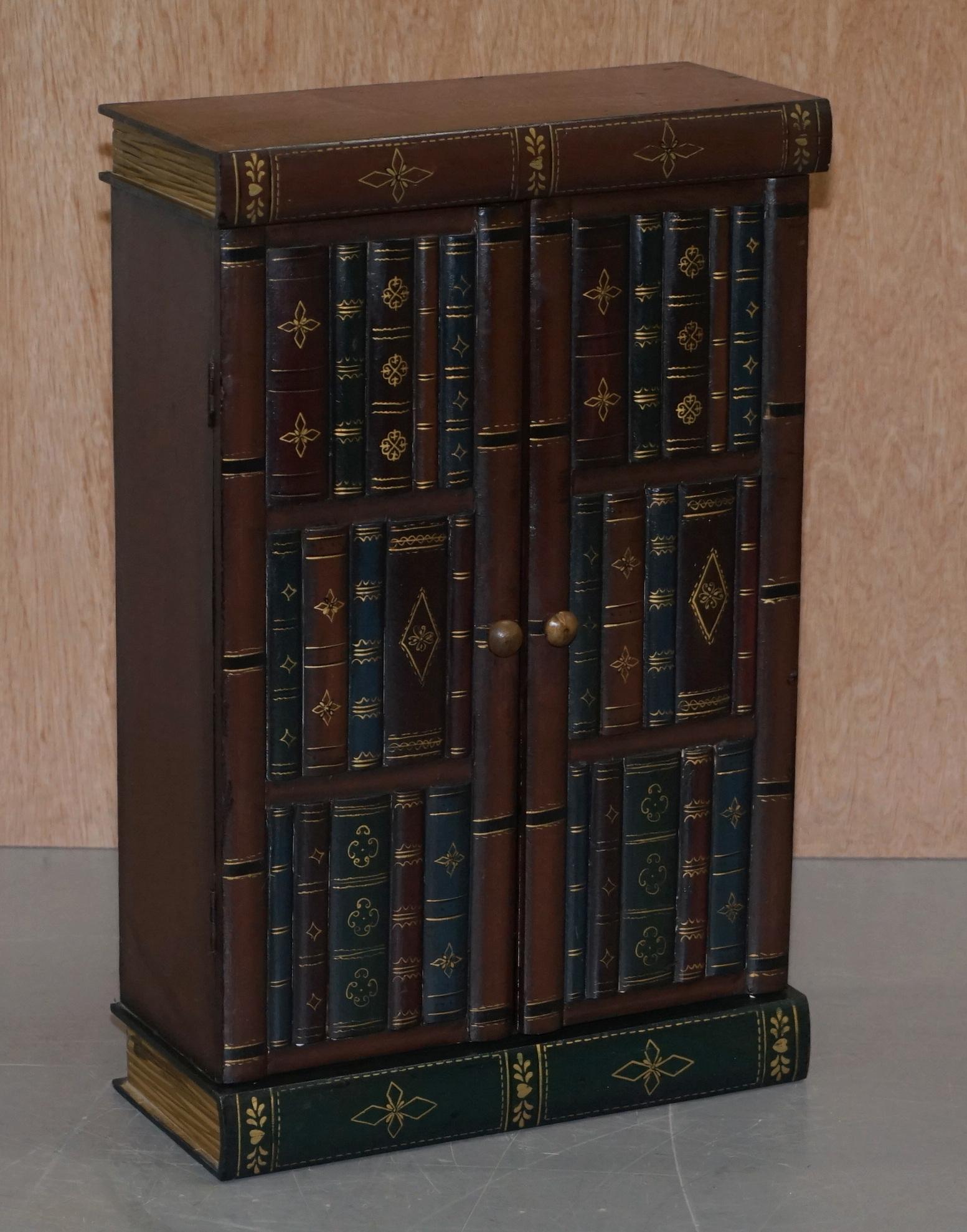 We are delighted to this lovely pair of vintage Faux Book library or study small side tables

A good looking and well-made pair, the faux book style dates back to the early Victorian era and was a great way to hide precious trinkets

We have