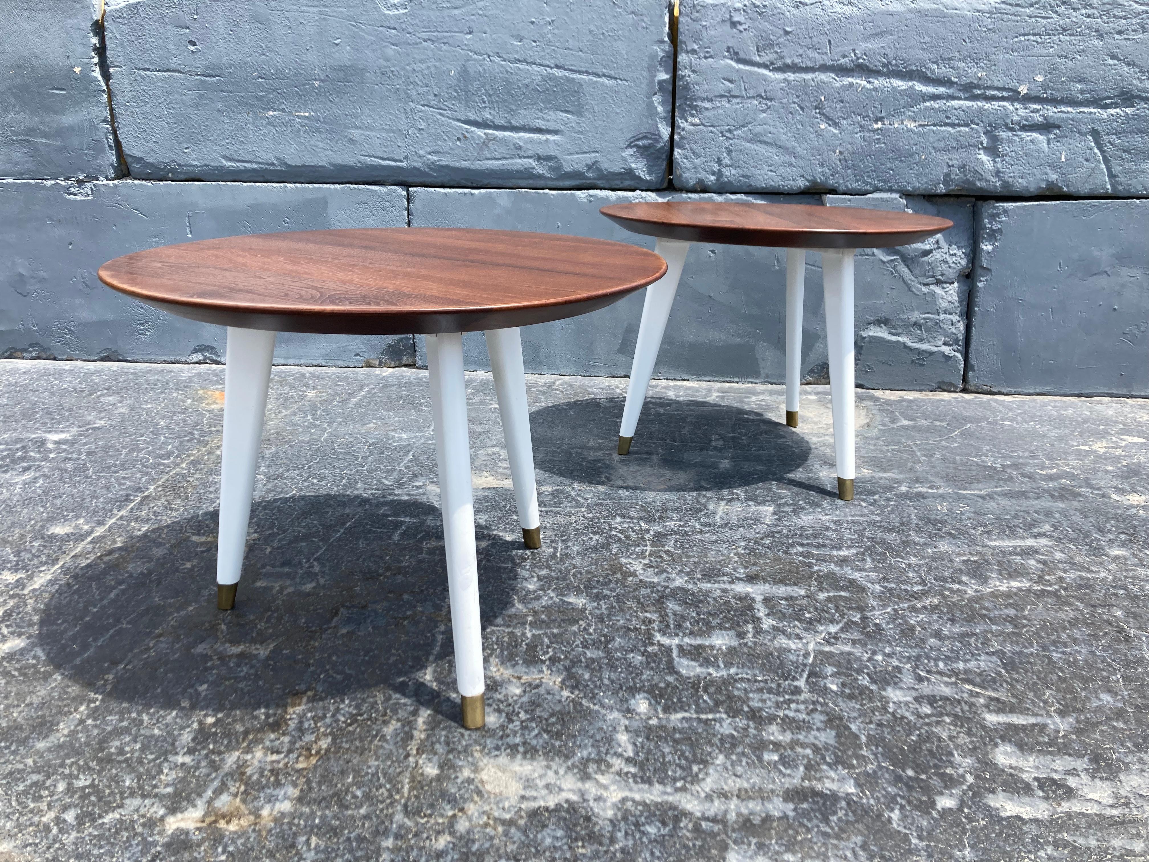 Stunning Pair of Side Tables or End Tables in the Style of Gio Ponti, Teak For Sale 5