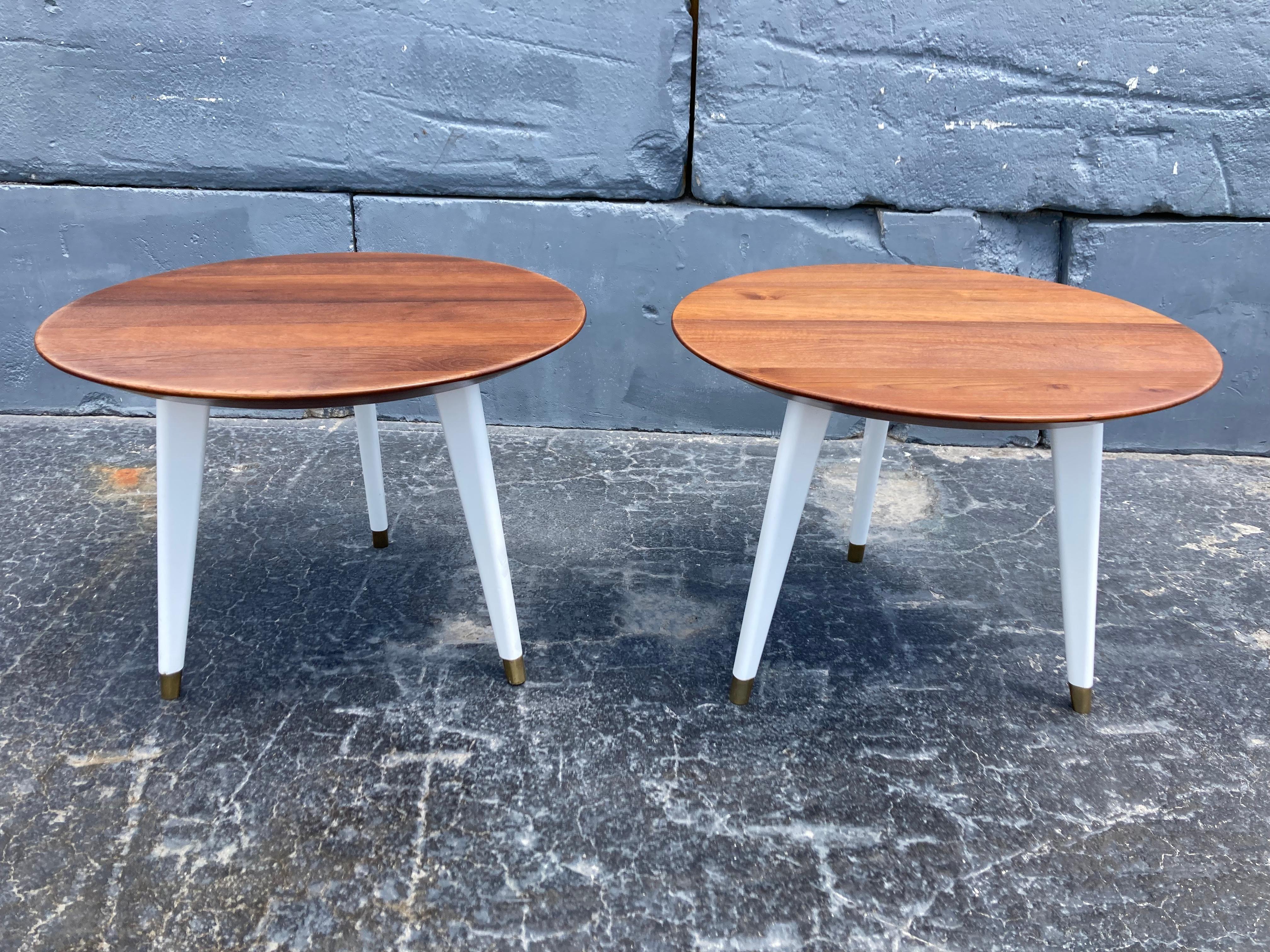 Italian Stunning Pair of Side Tables or End Tables in the Style of Gio Ponti, Teak For Sale