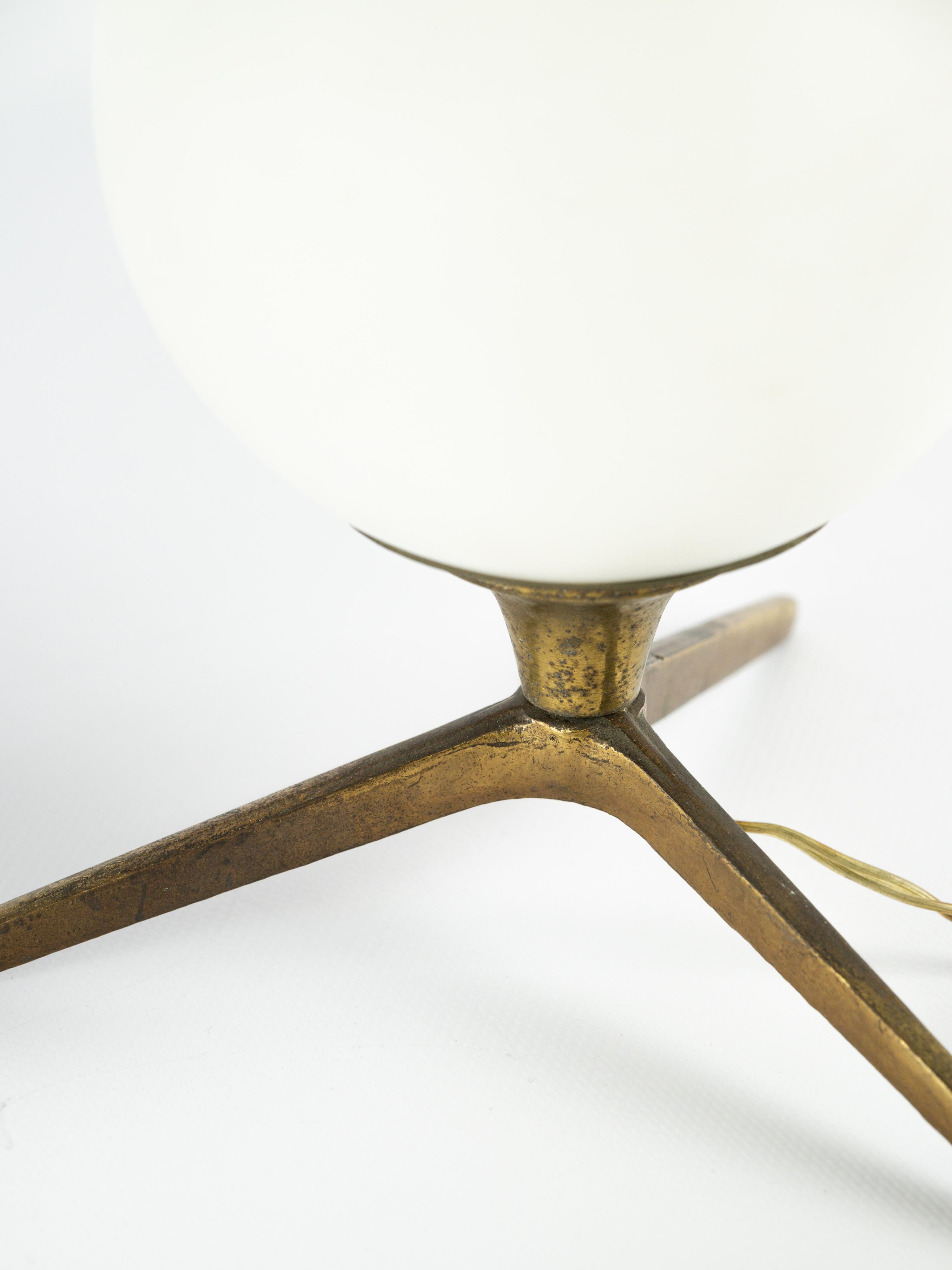 Brass Stunning pair of table lamps in brass and opaline glass For Sale