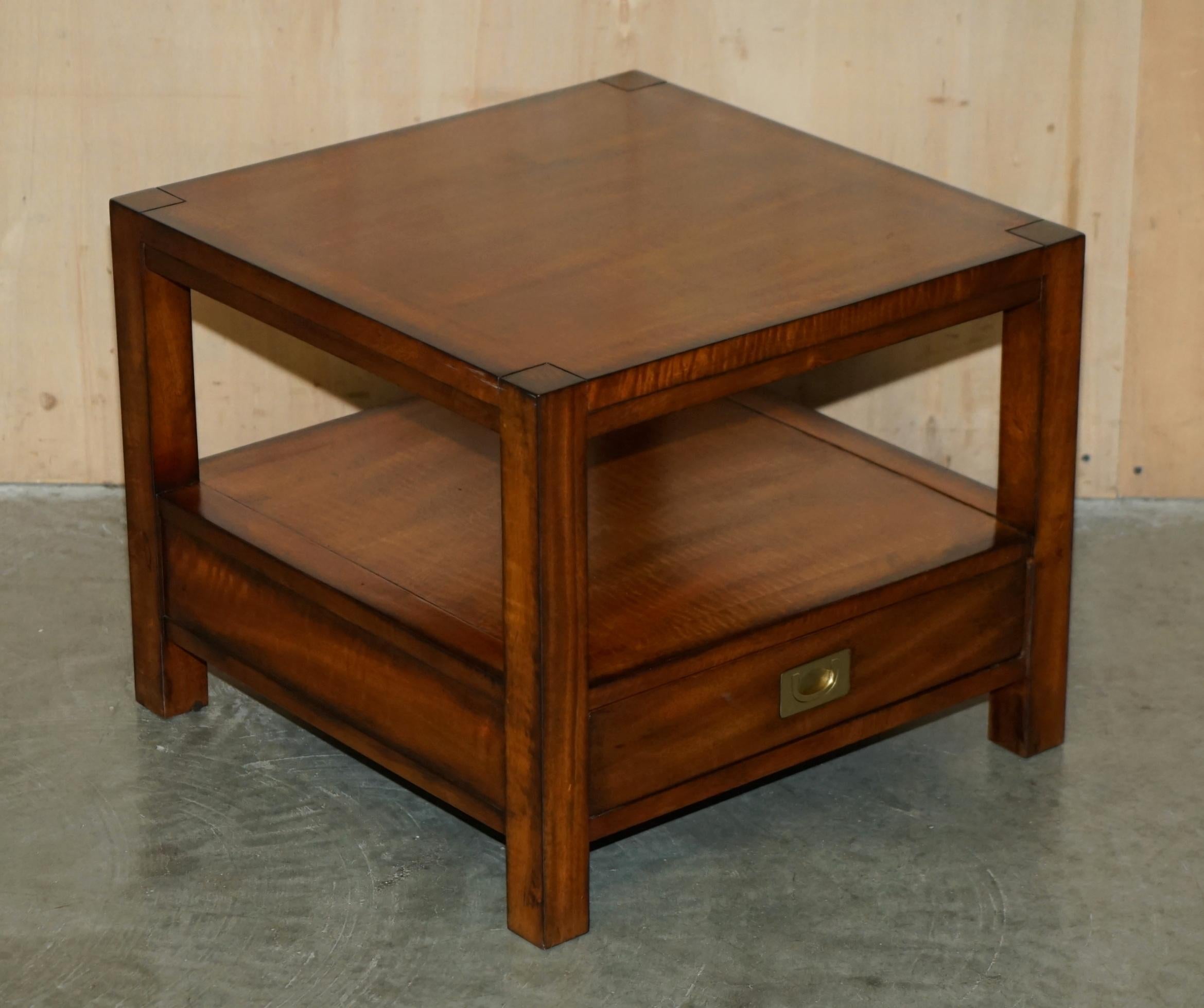 STUNNING PAIR OF TWO TIER MILITARY CAMPAIGN SiDE END TABLES LARGE SINGLE DRAWERS For Sale 2