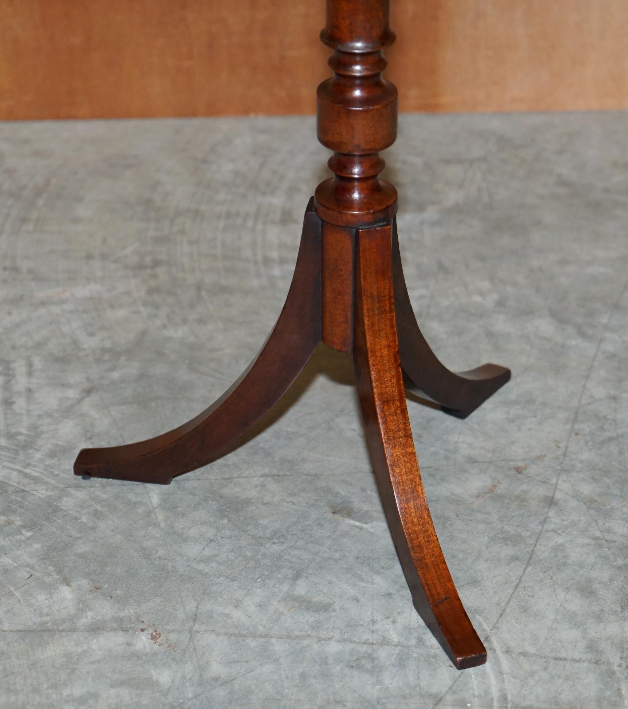 Stunning Pair of Victorian Hardwood Ring Turned Tripod Side End Lamp Wine Tables 9
