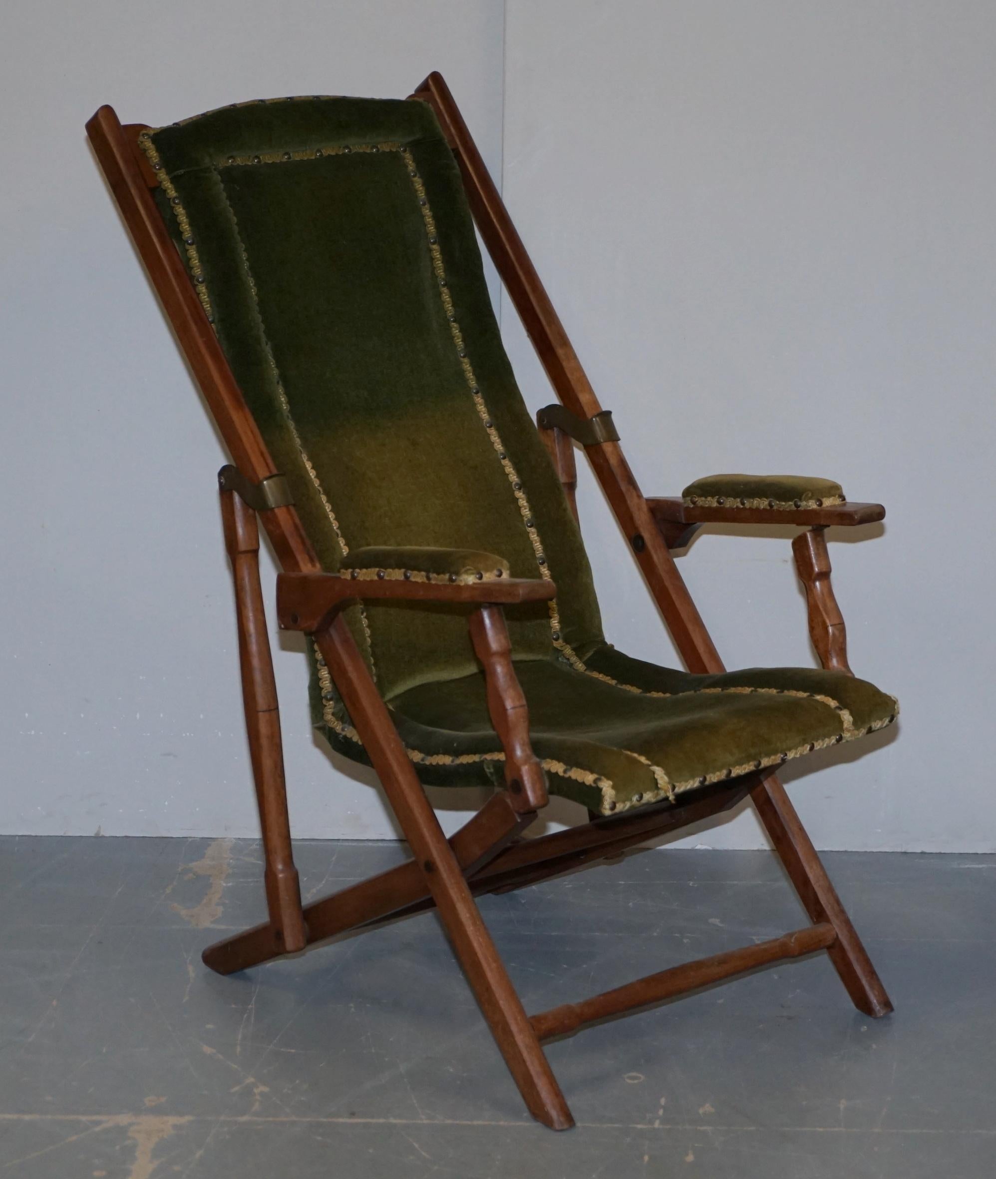 We are delighted to offer for sale this sublime pair of Victorian circa 1880 military campaign style folding chairs 

A very good looking and highly collectable pair of desk steamer campaign chairs. These are highly adjustable until you are pretty