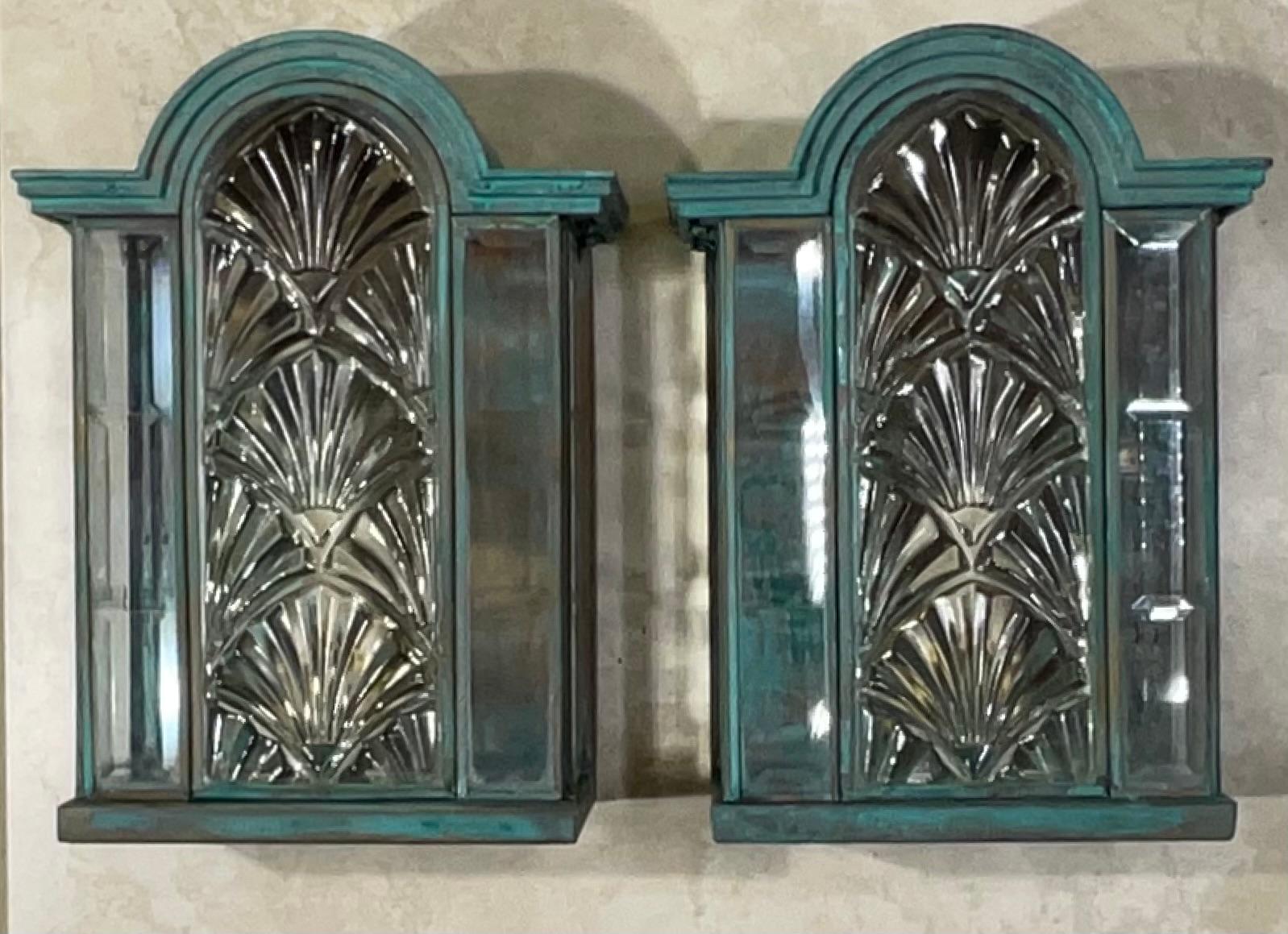 Impresionante Pareja de Apliques / Faroles Art Decó Vintage de Latón Verdigris en venta 10
