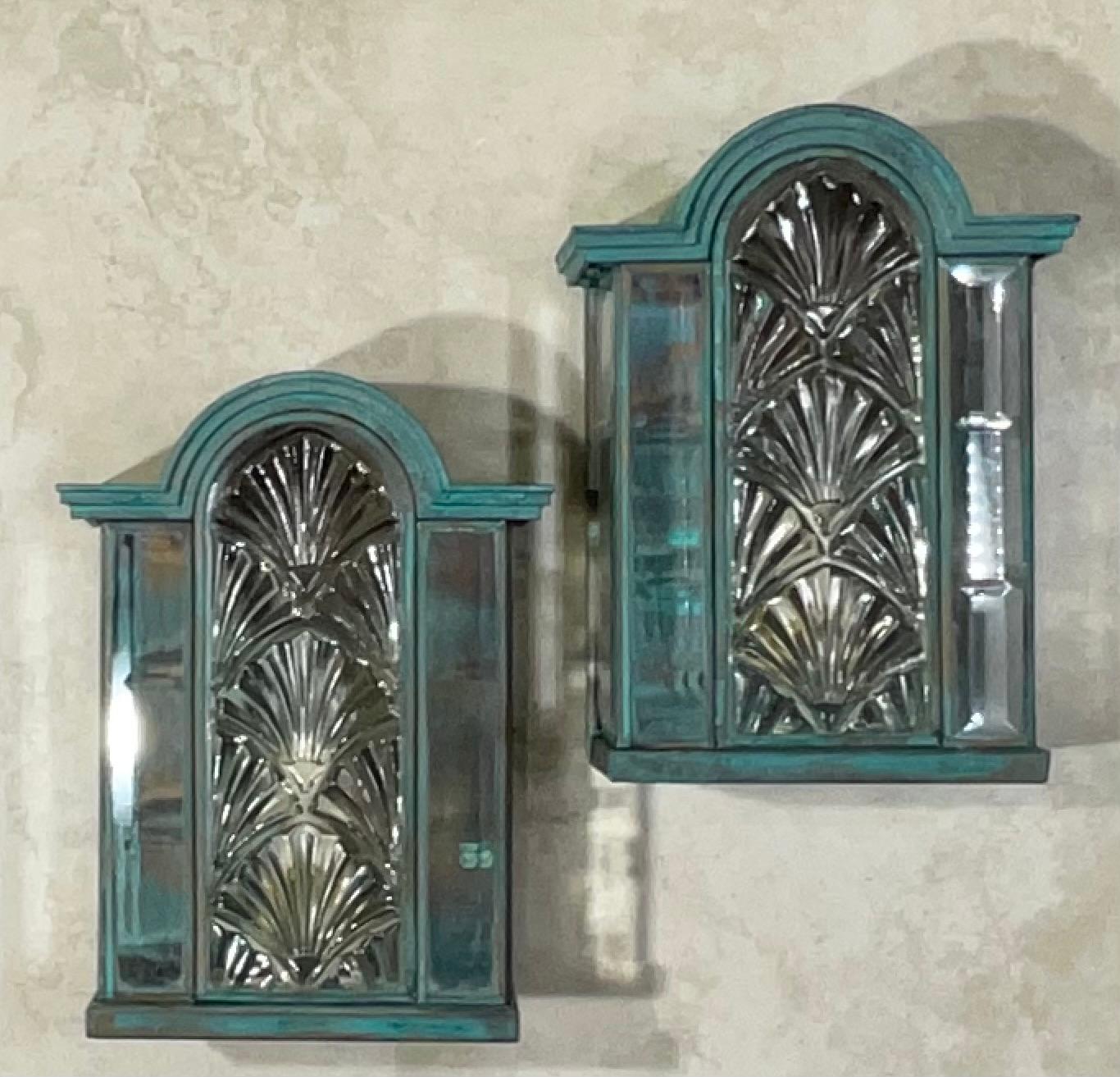 Impresionante Pareja de Apliques / Faroles Art Decó Vintage de Latón Verdigris en venta 11