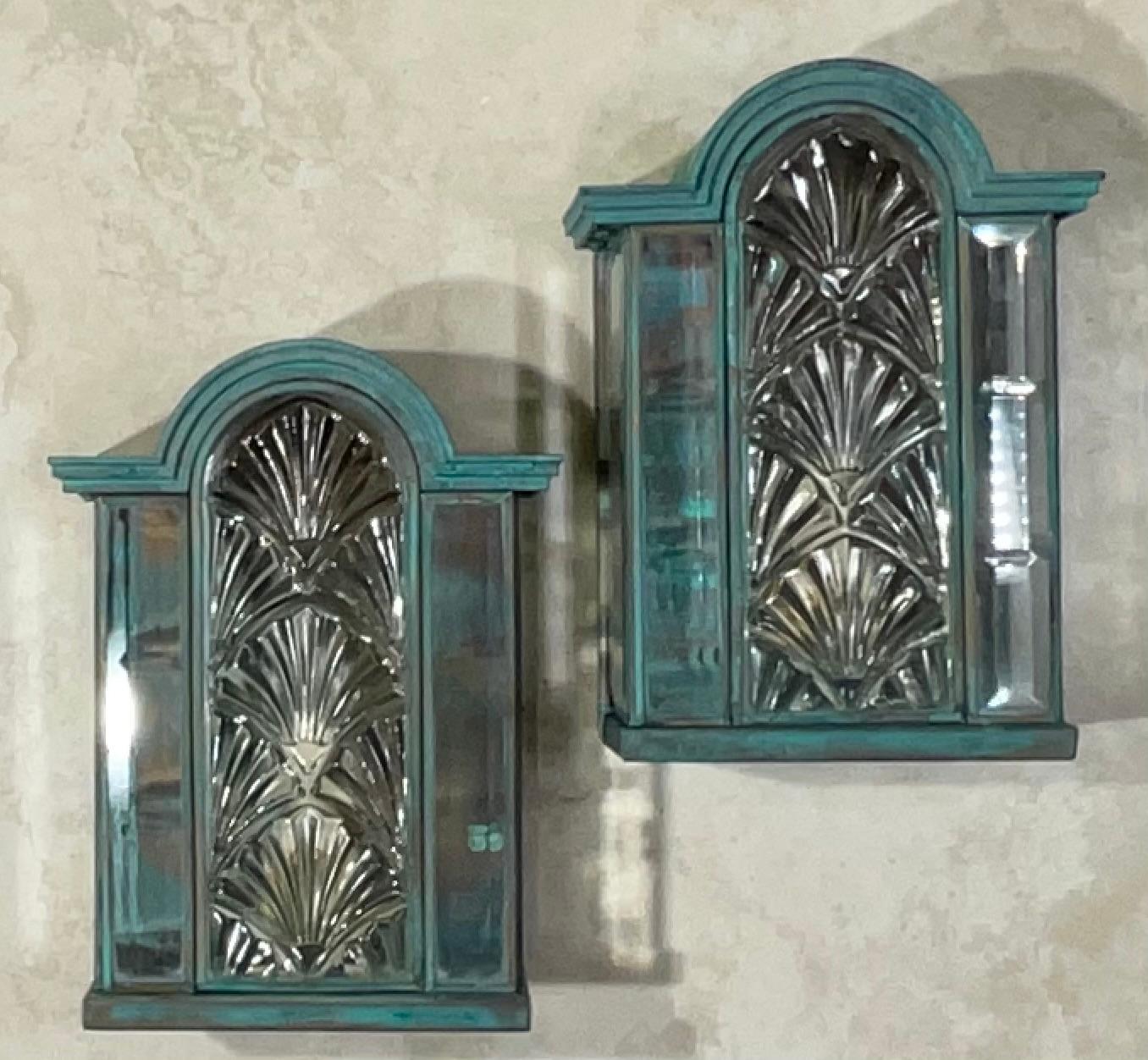 Impresionante Pareja de Apliques / Faroles Art Decó Vintage de Latón Verdigris en venta 12