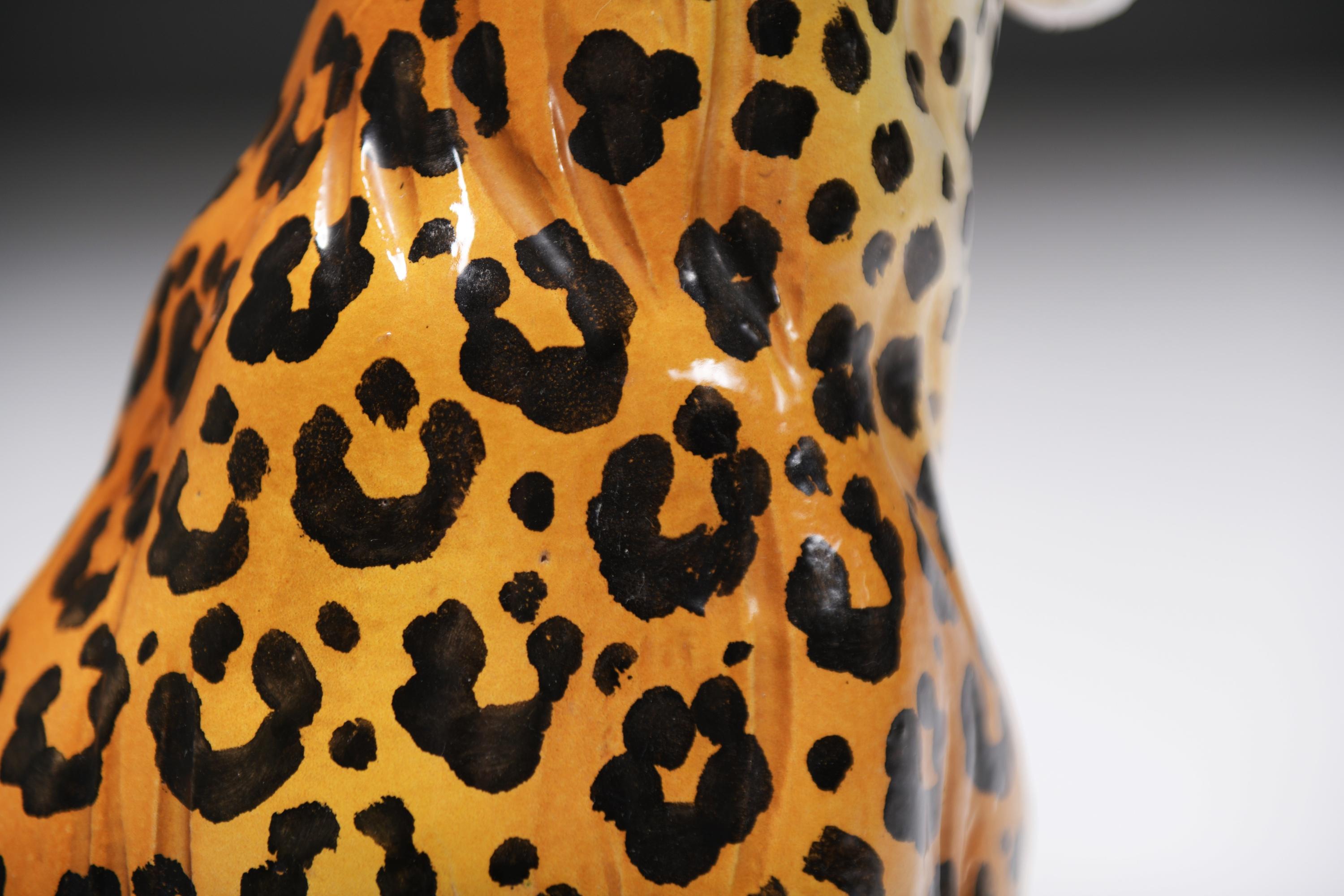 Stunning pair of vintage ceramic leopards sculptures made in Italy 1960s For Sale 6