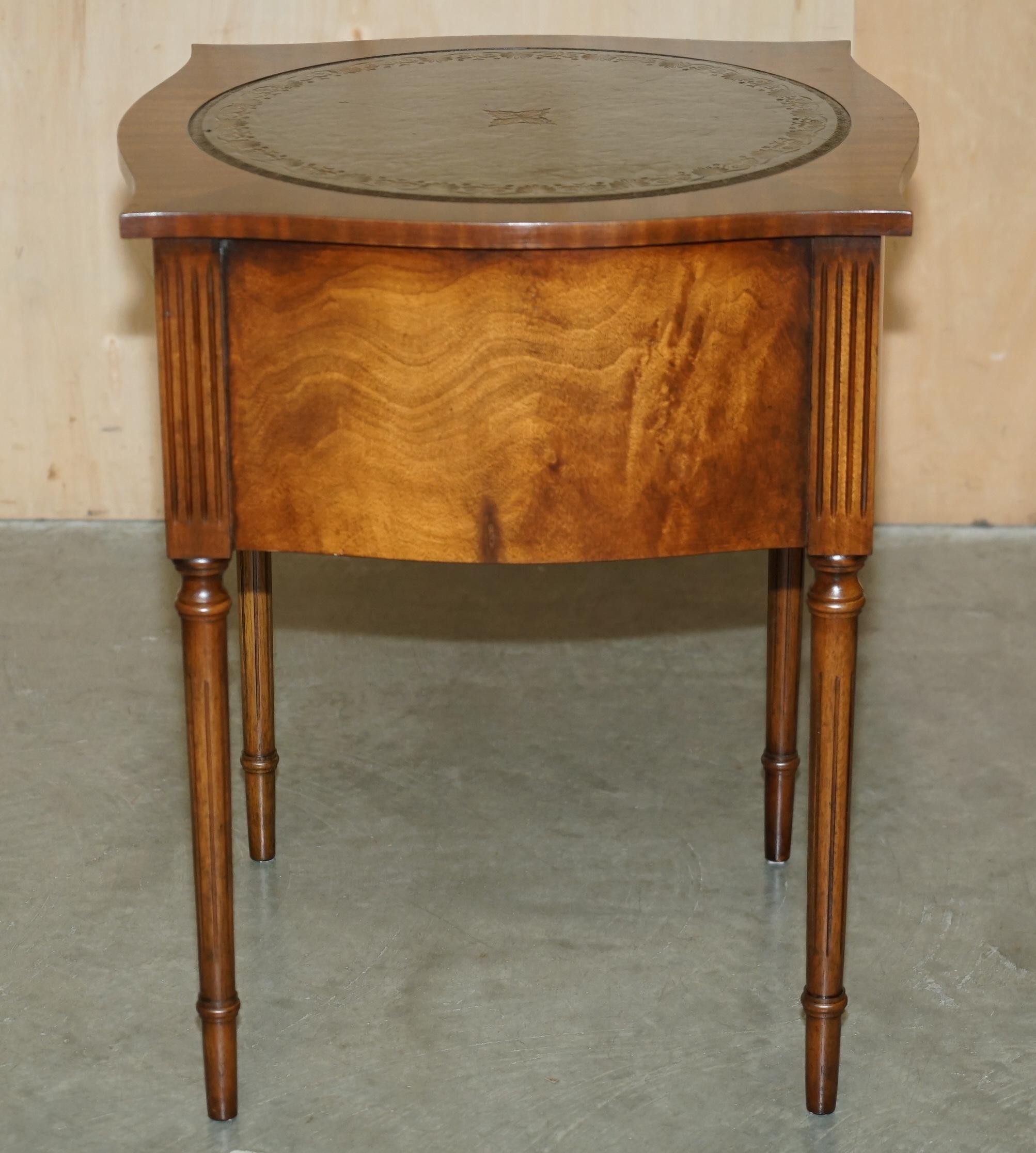 impresionante pareja de mesas antiguas de madera noble flameada de cuero verde de bevan funnell side en venta 2