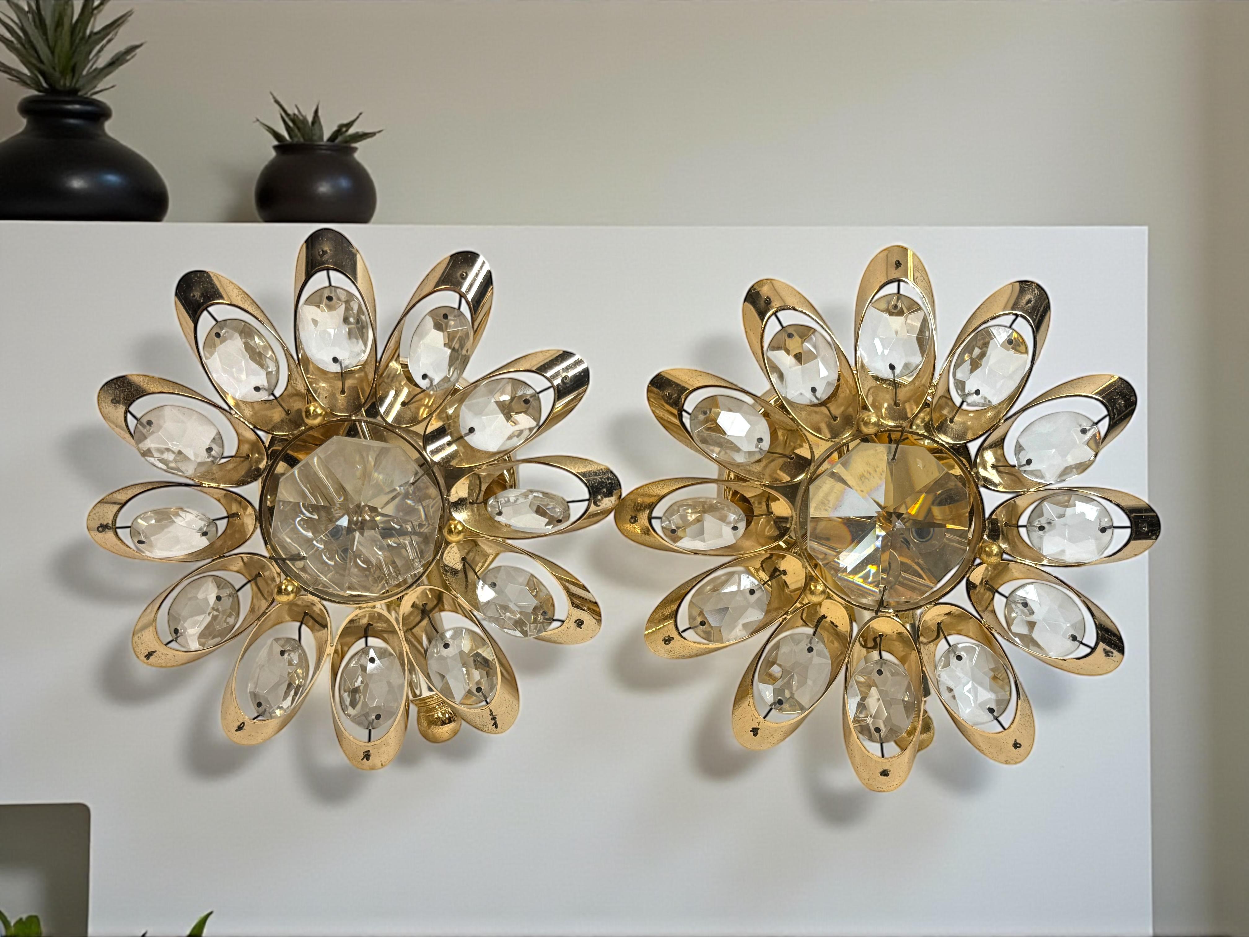 Stupefacente coppia di lampade a fiore in cristallo 