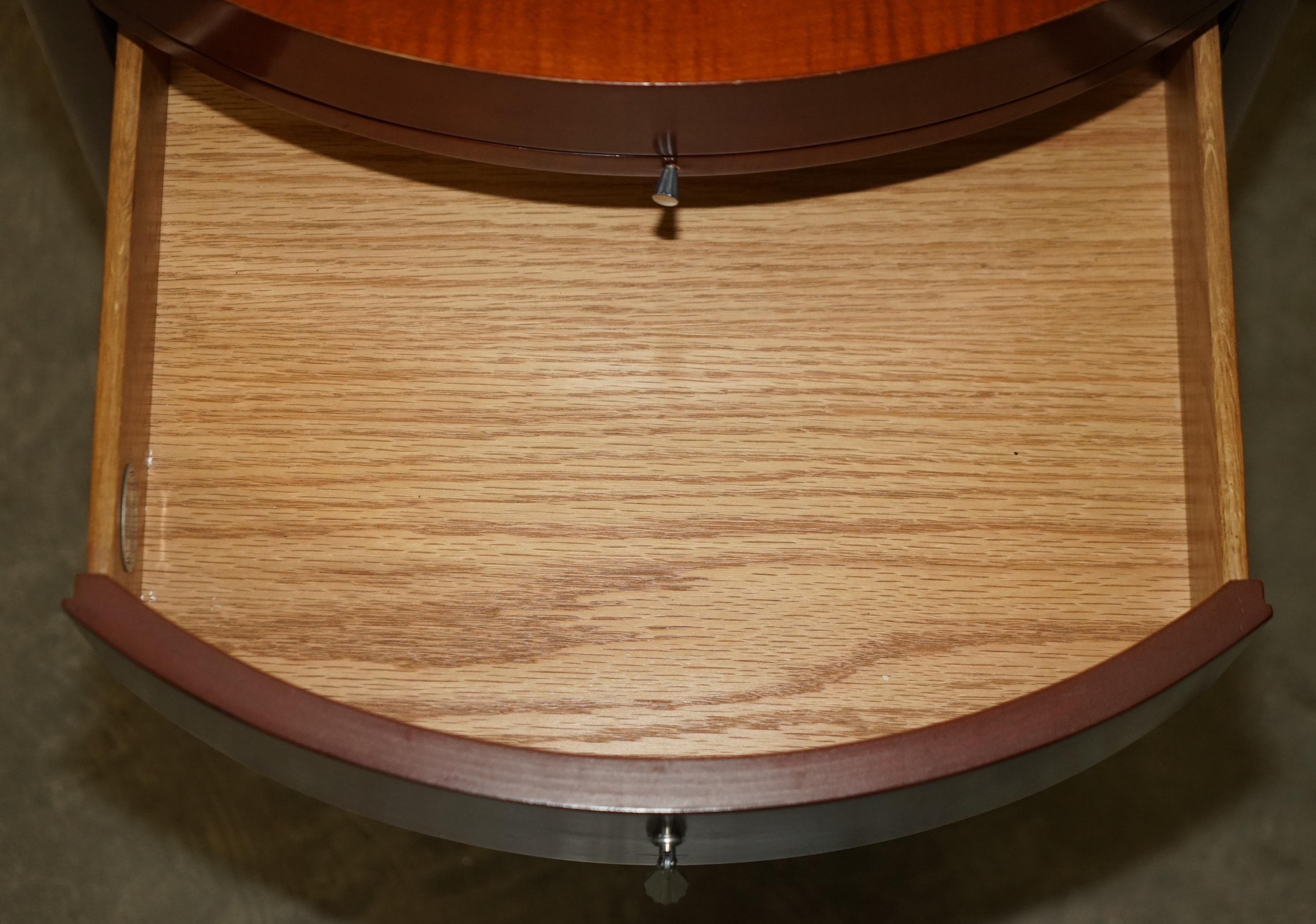 Stunning Pair of Vintage Oval Baker Furniture Hardwood Side End Table Cupbards 7