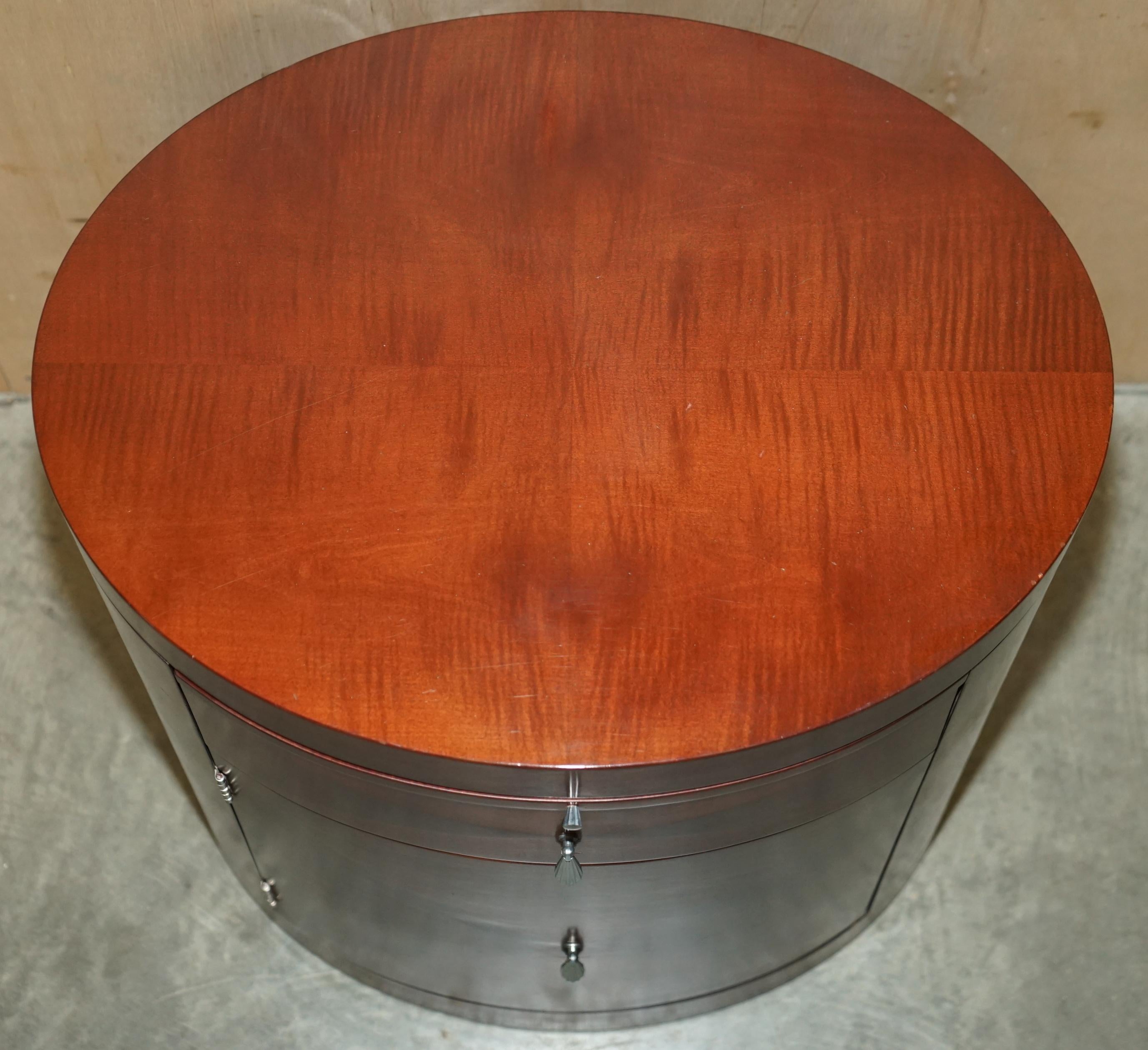 Stunning Pair of Vintage Oval Baker Furniture Hardwood Side End Table Cupbards 1