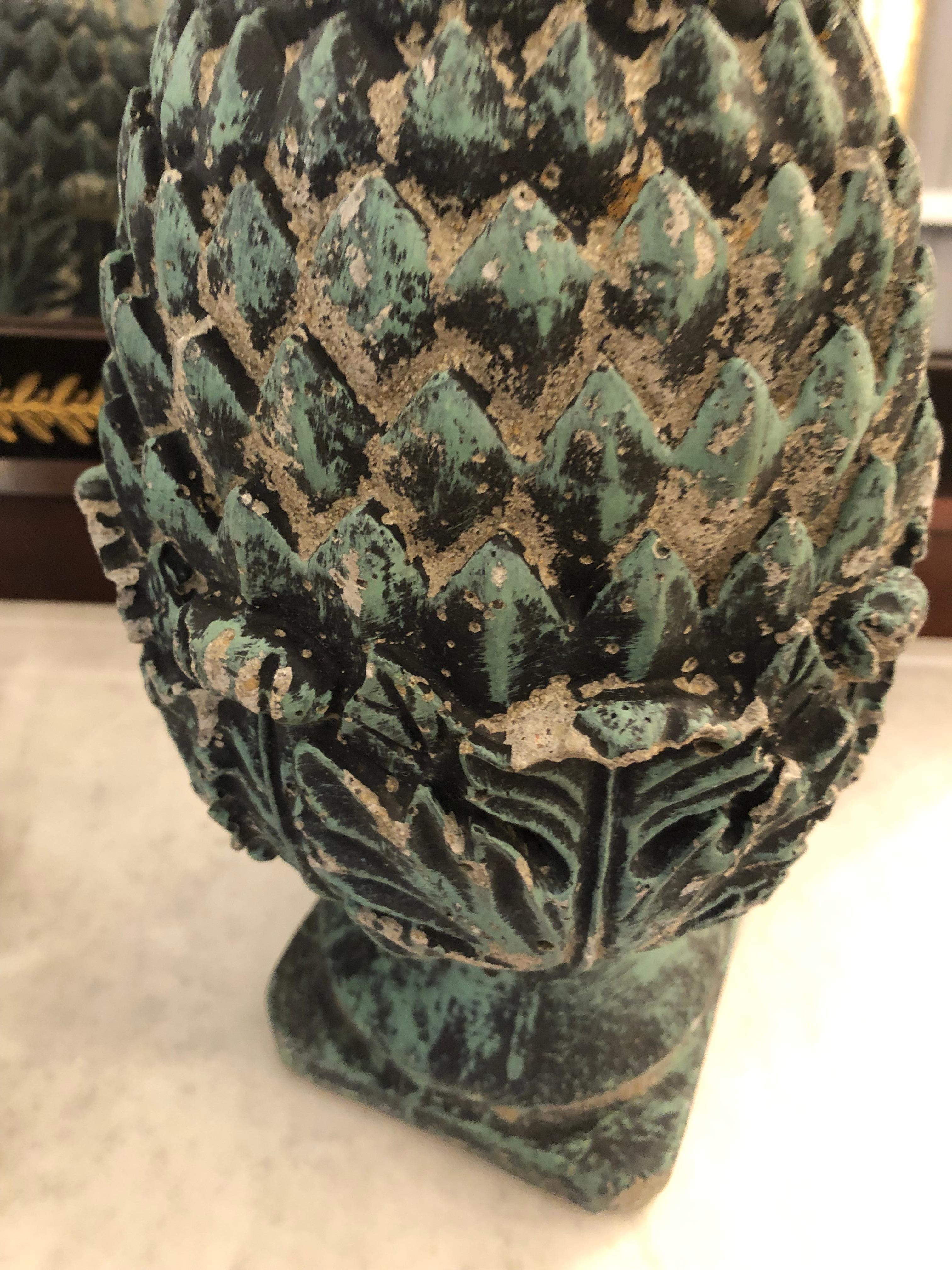 Atemberaubendes Paar von Vintage Ananas geformt Finial Skulpturen (amerikanisch) im Angebot