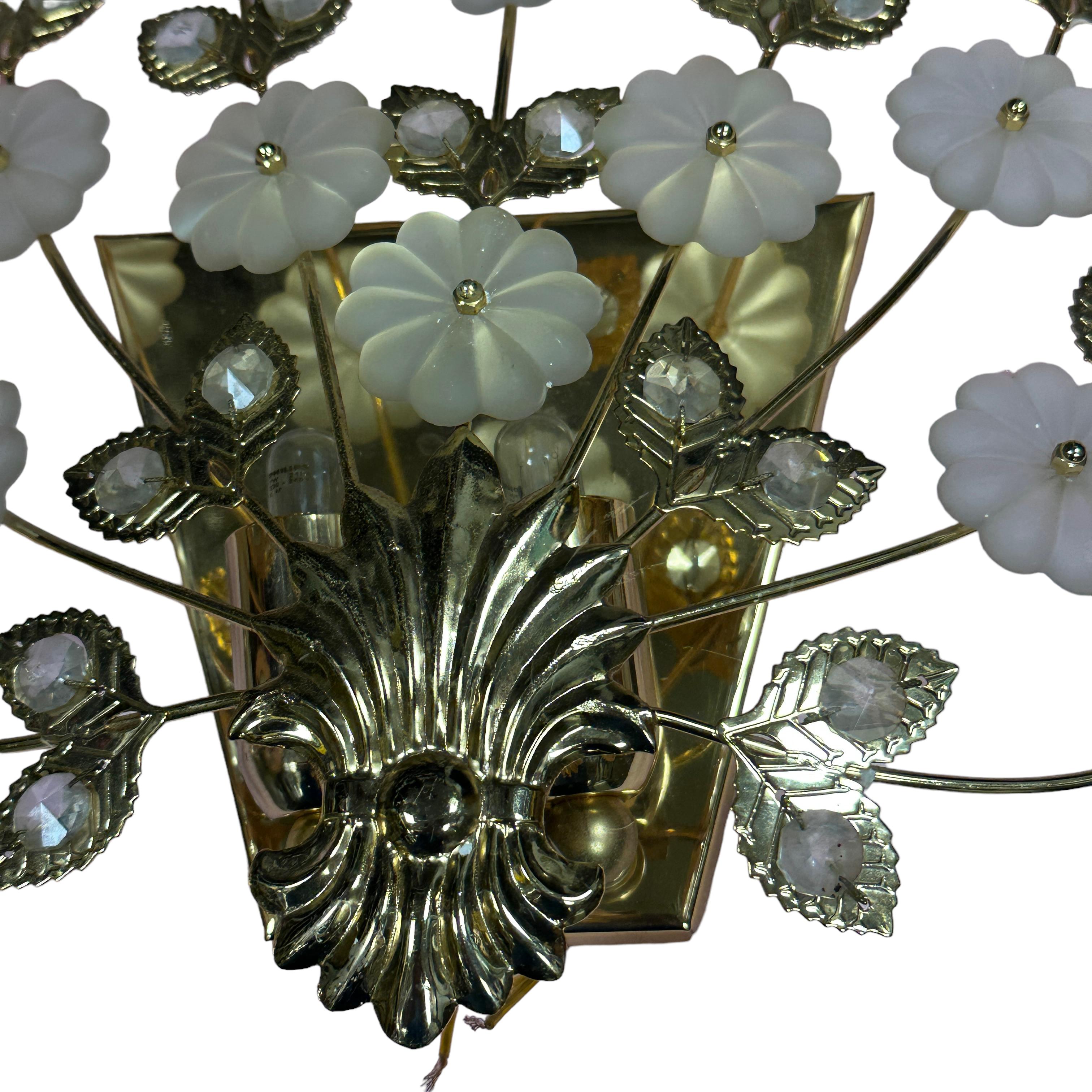Atemberaubendes Paar Vintage-Blumenleuchter aus Kristall mit zwei Lichtern „Palwa“, Deutschland 1970er Jahre im Angebot 5