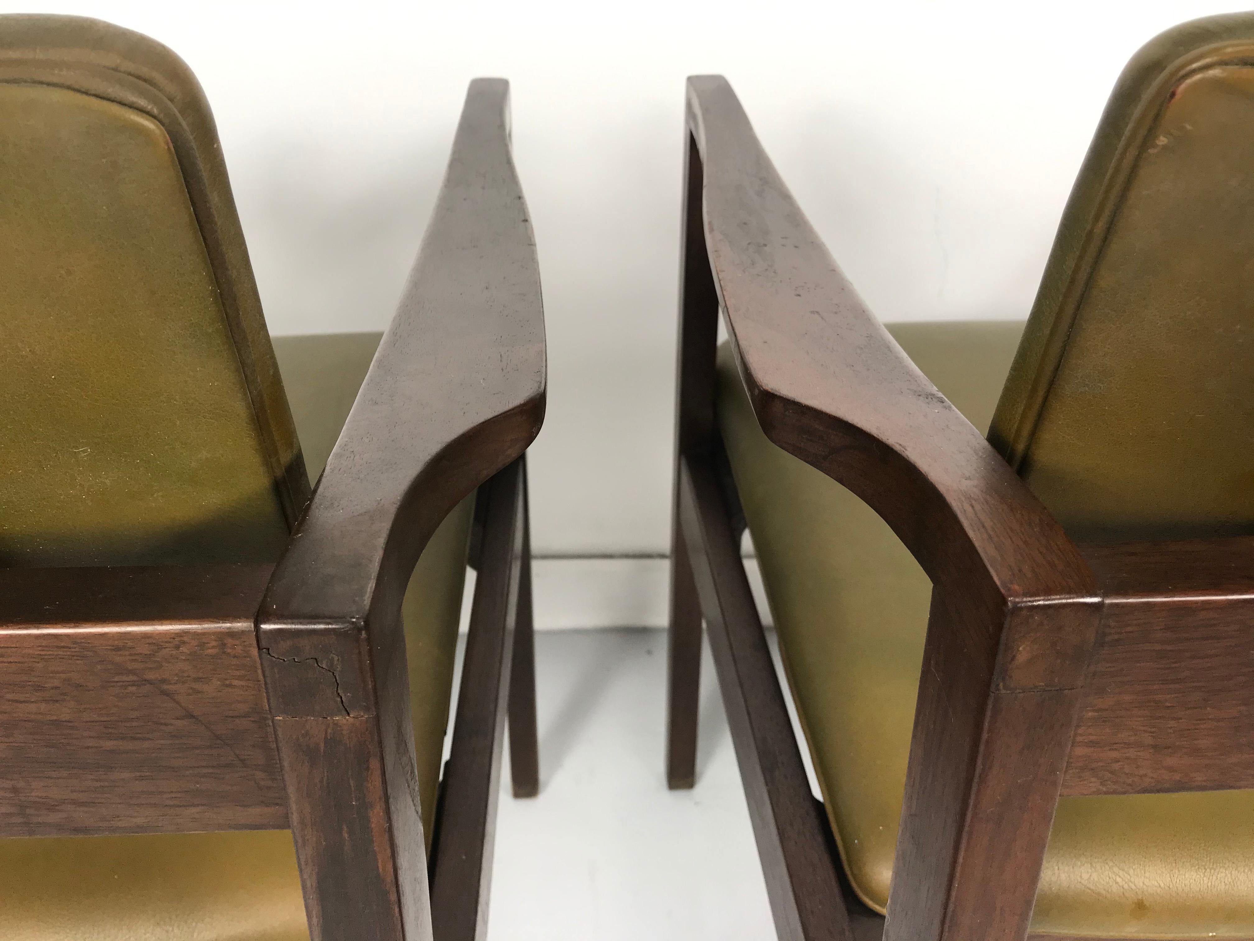 Mid-20th Century Stunning Pair of Stow Davis Walnut Lounge Chairs, Classic Modernist Design For Sale
