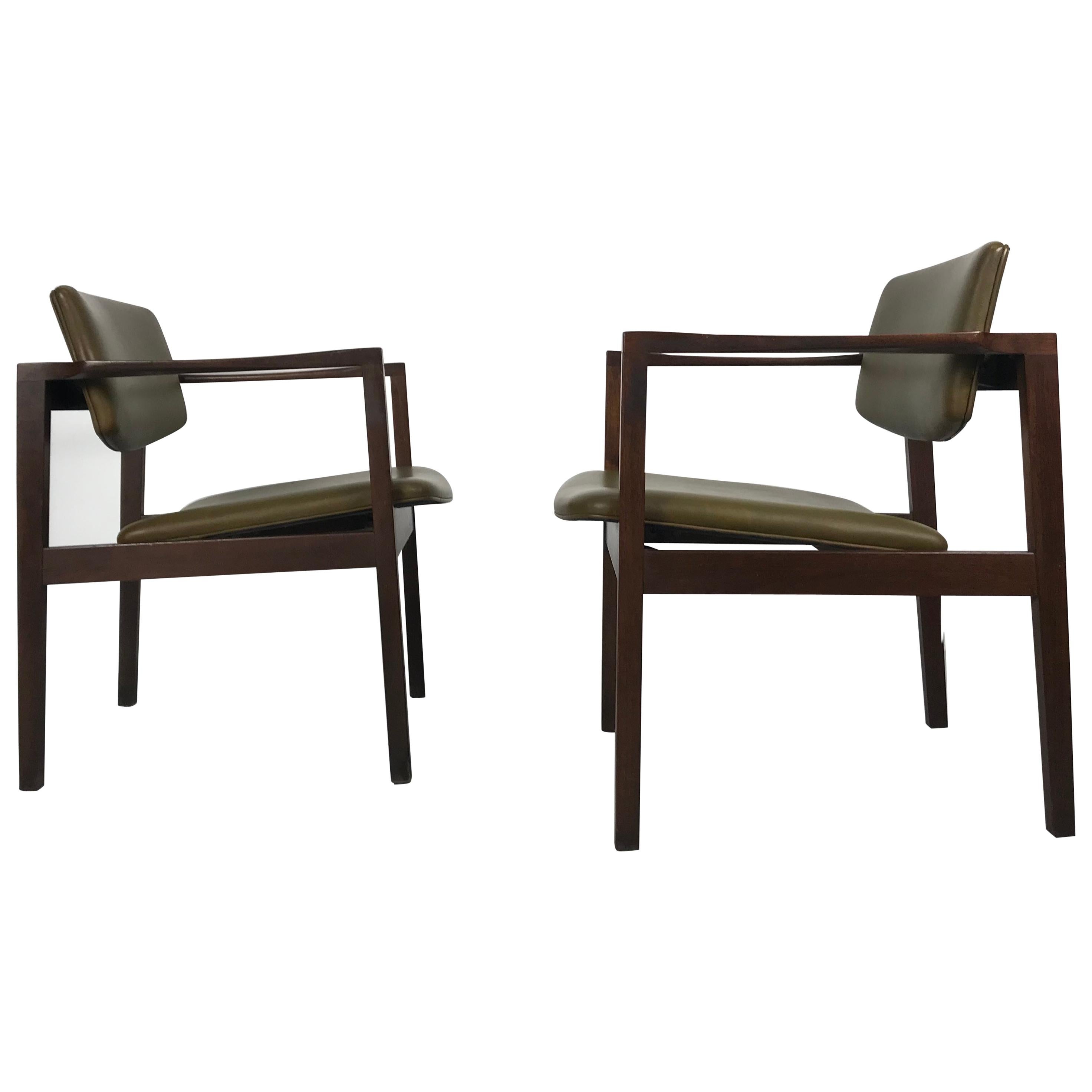 Stunning Pair of Stow Davis Walnut Lounge Chairs, Classic Modernist Design