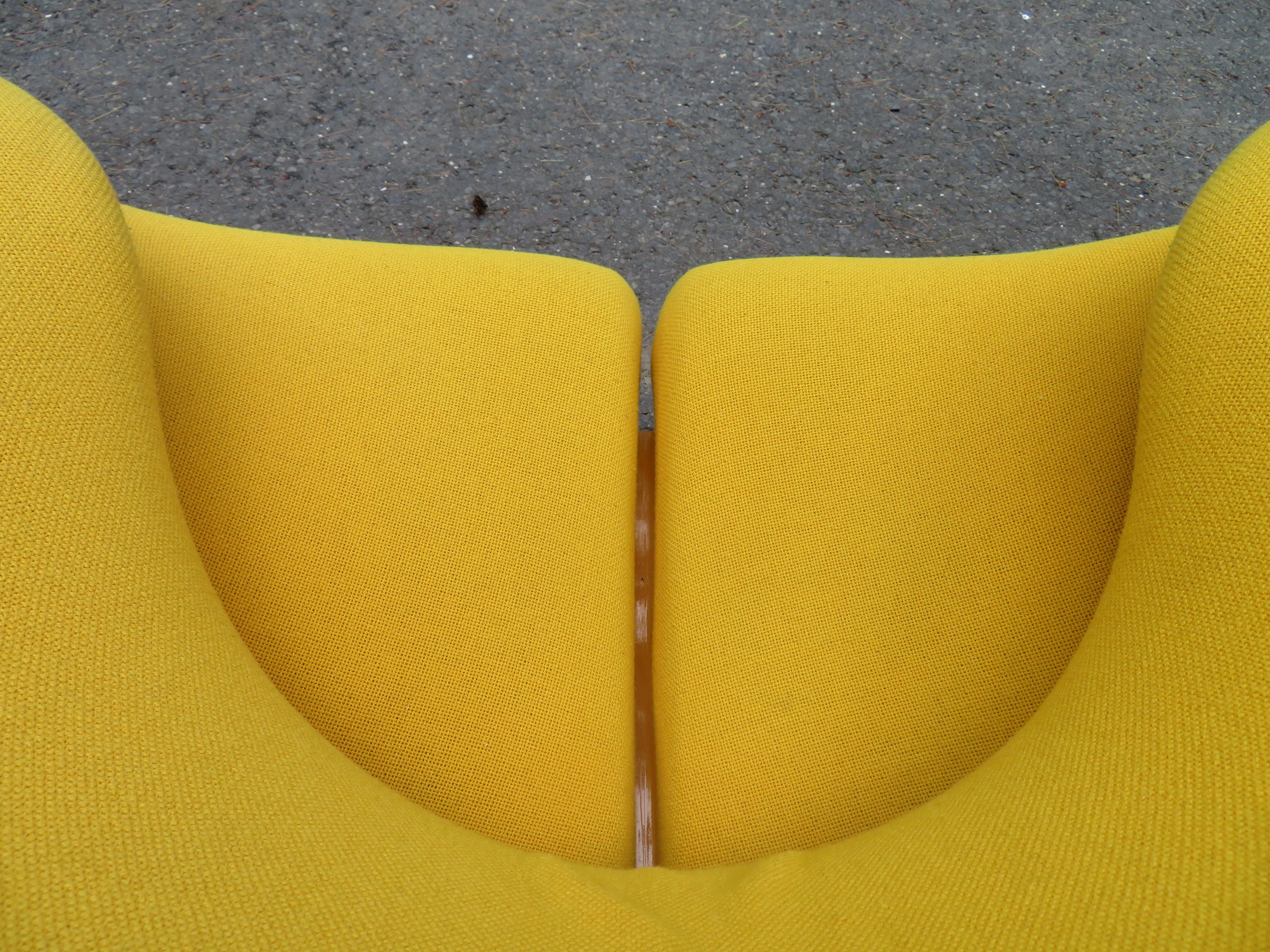 Stunning Pair Vintage Pierre Paulin Ribbon Chairs Mid-Century For Sale 2