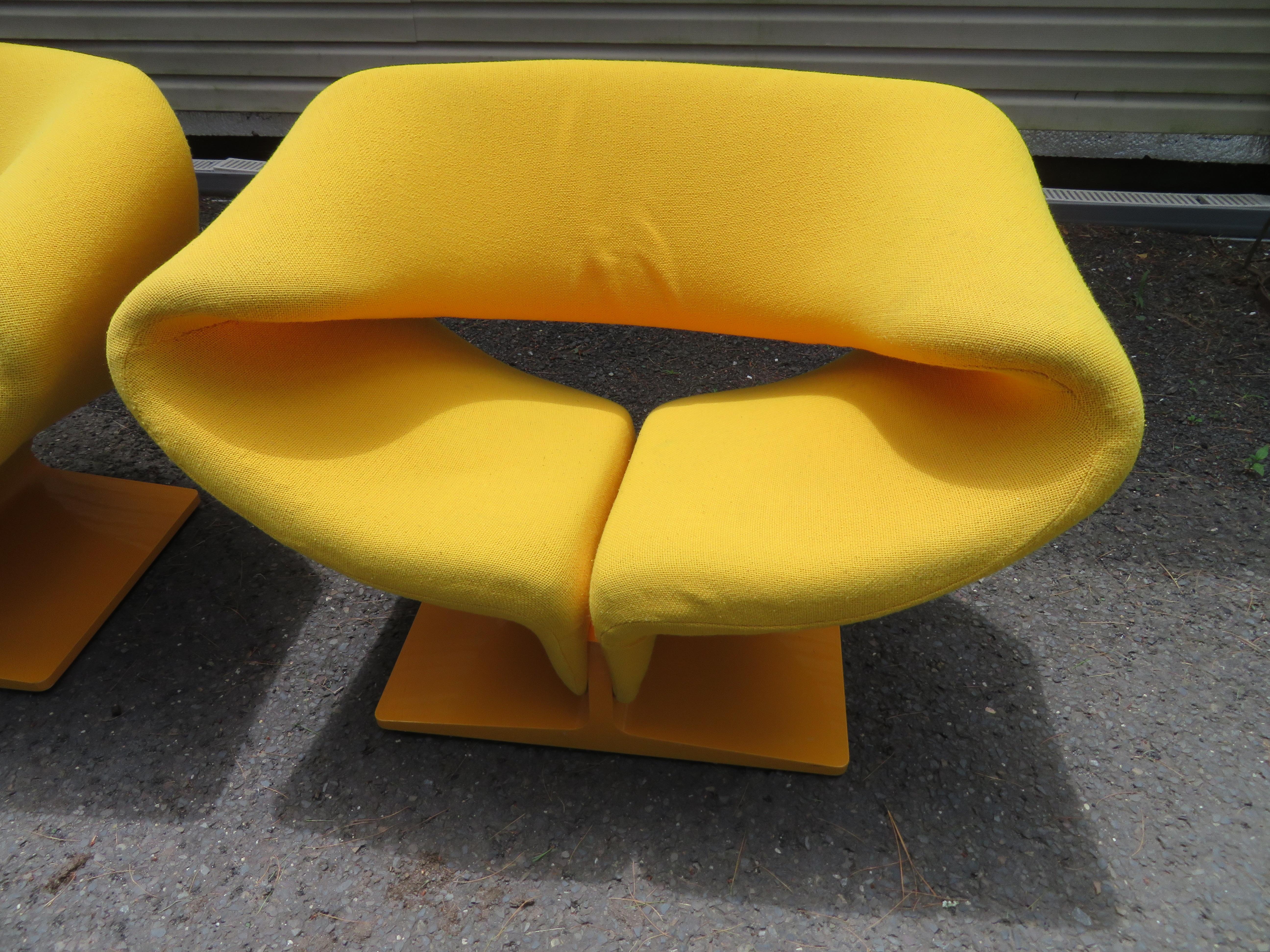 Stunning Pair Vintage Pierre Paulin Ribbon Chairs Mid-Century For Sale 5