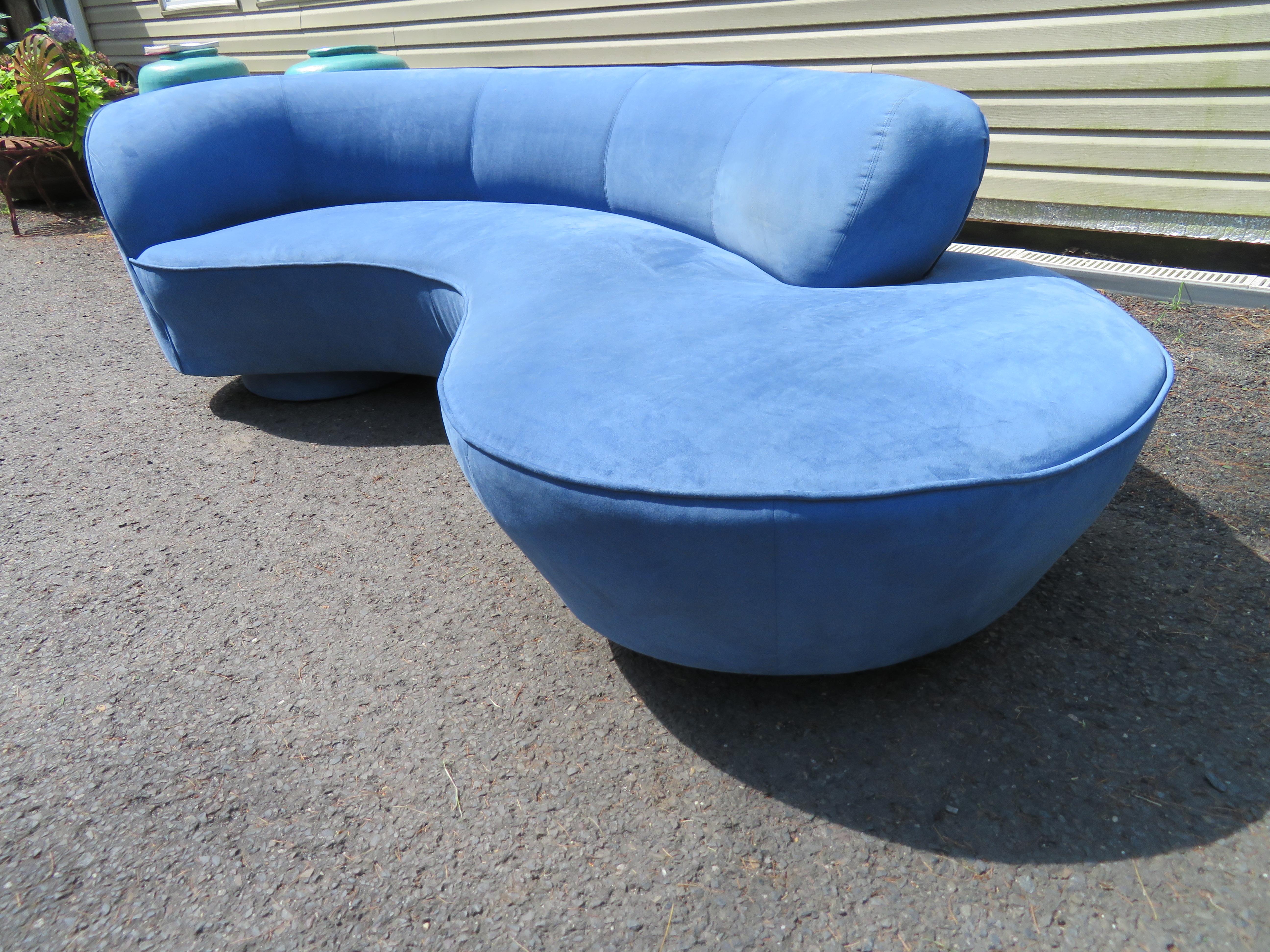 Stunning Pair Vladimir Kagan Serpentine Directional Cloud Sofas Mid-Century For Sale 8