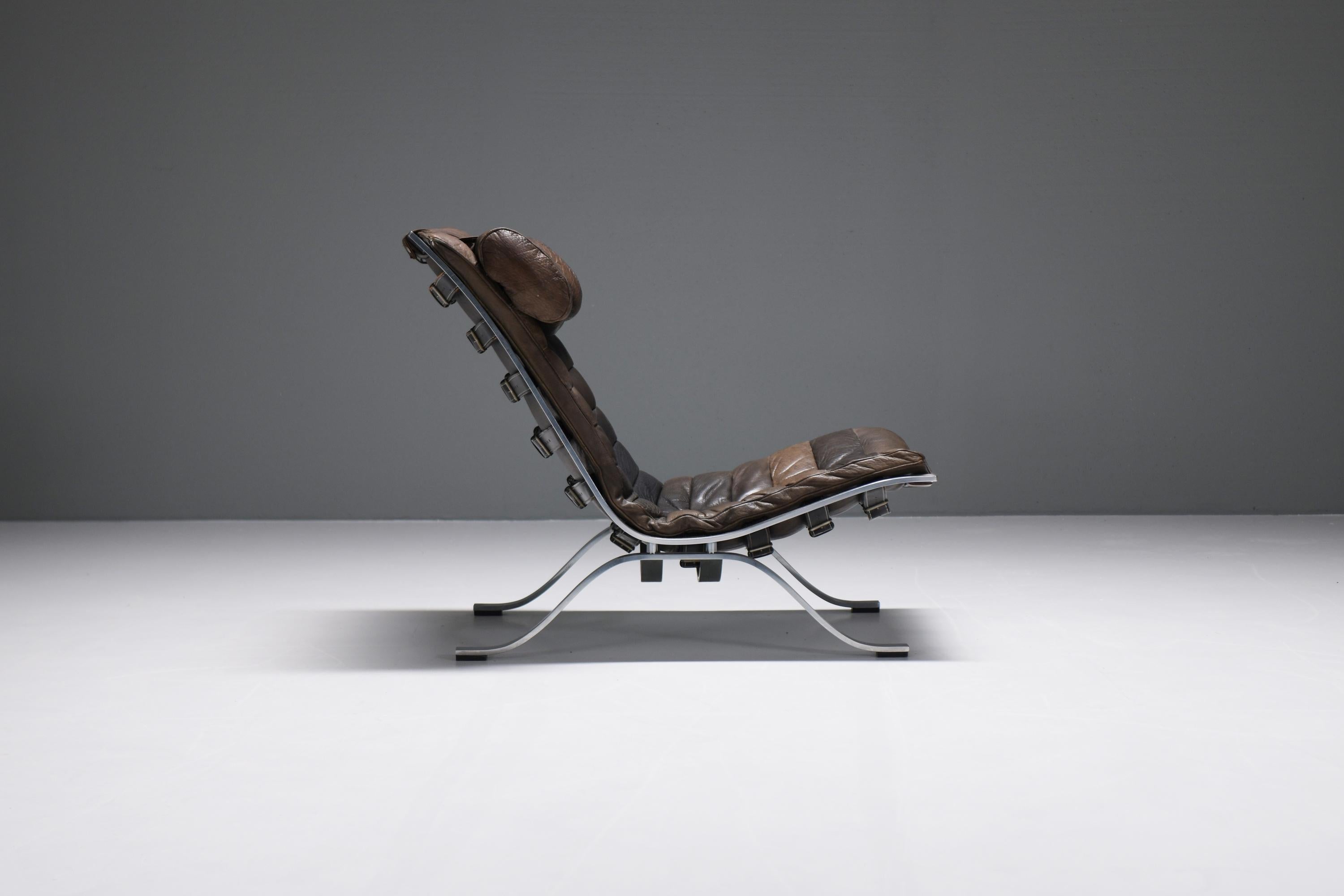Mid-Century Modern Stunning patinated ARI lounge chair in brown leather by Arne Norell - Möbel AB For Sale