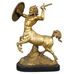 Impresionante Escultura de Bronce Patinado de un Centauro Luchador Sobre Zócalo de Pizarra