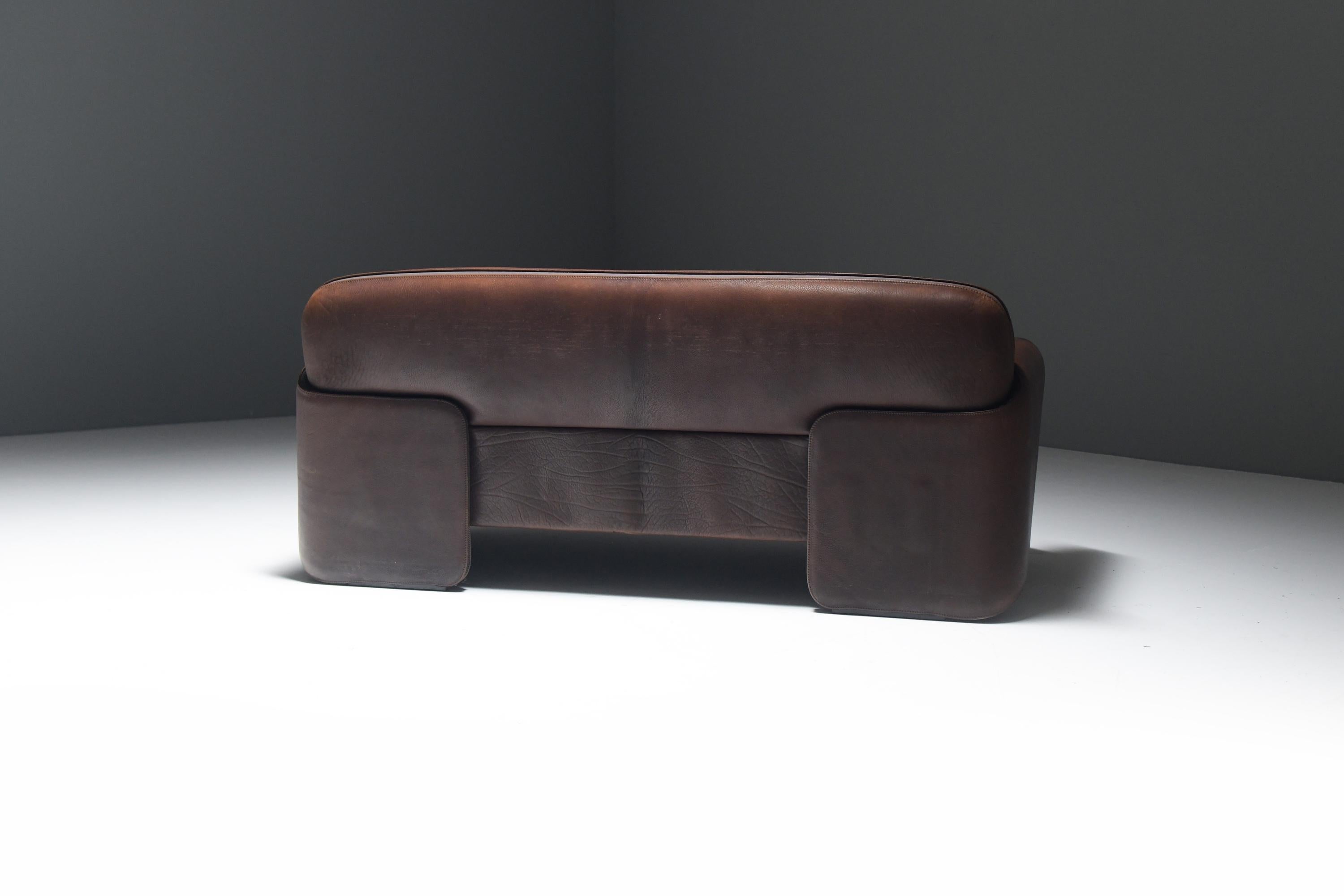 Stunning patinated DS 125 leather sofa  by Gerd Lange for De Sede Swiss 6