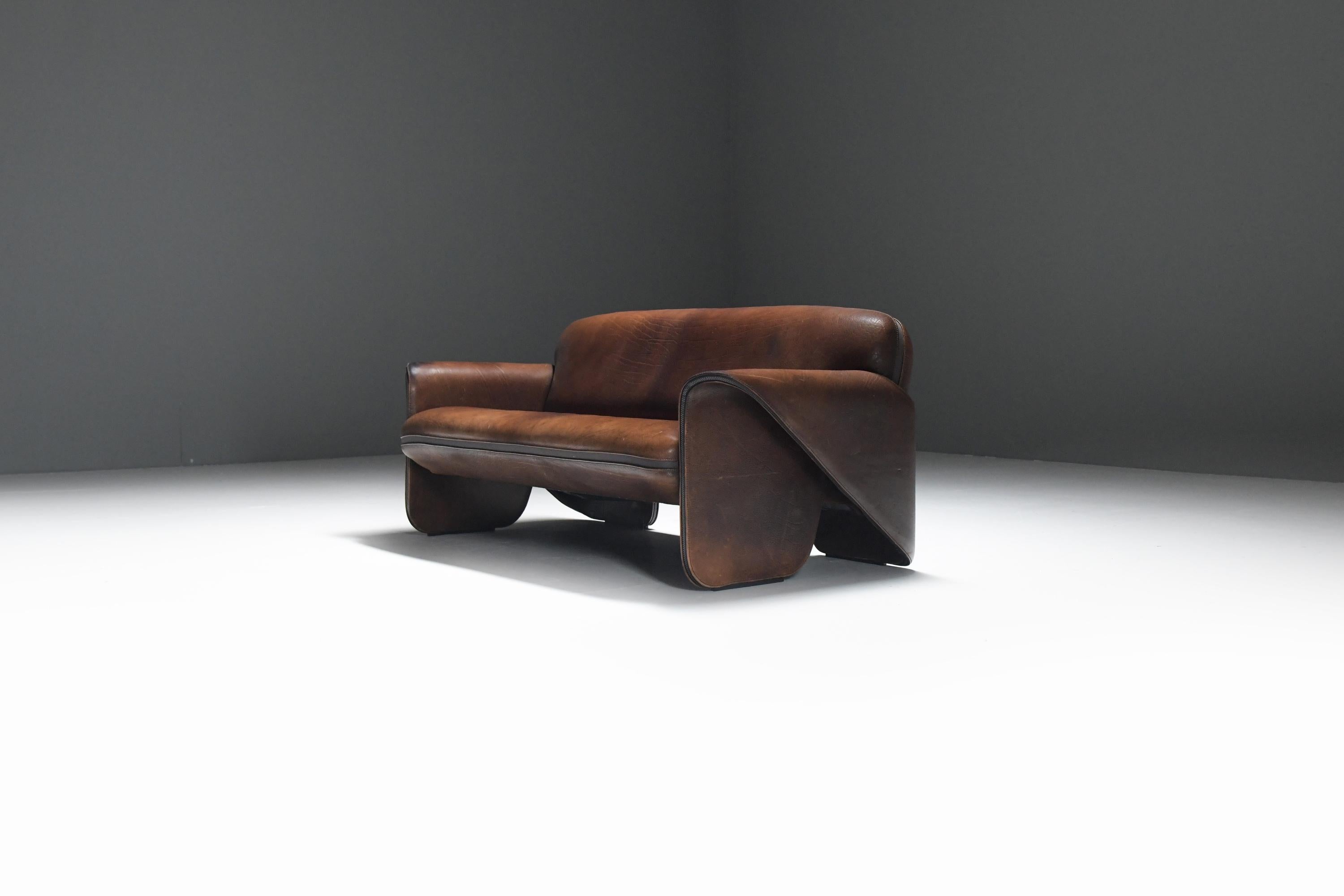 Stunning patinated DS 125 leather sofa  by Gerd Lange for De Sede Swiss In Good Condition In Buggenhout, Oost-Vlaanderen