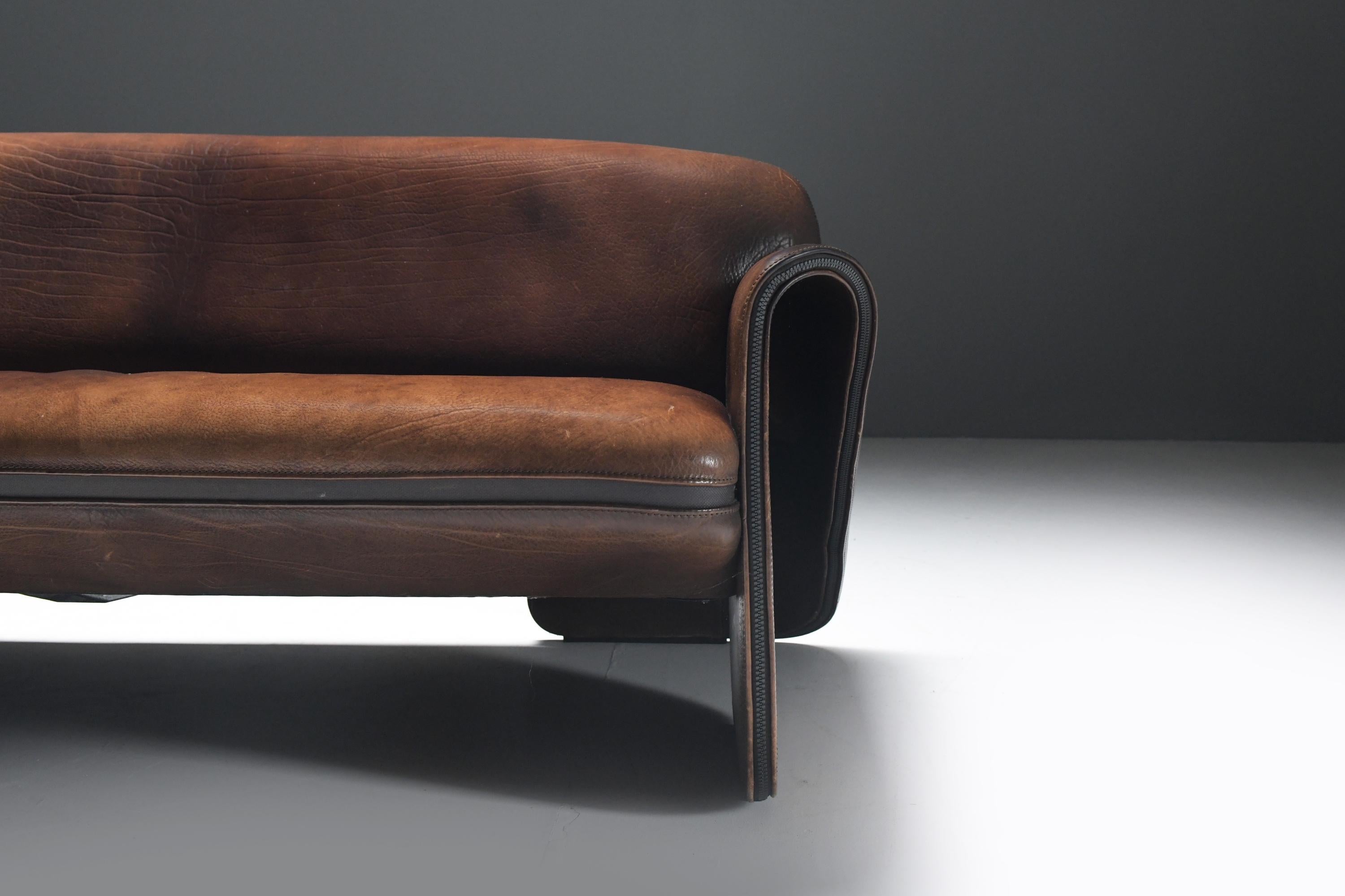 20th Century Stunning patinated DS 125 leather sofa  by Gerd Lange for De Sede Swiss