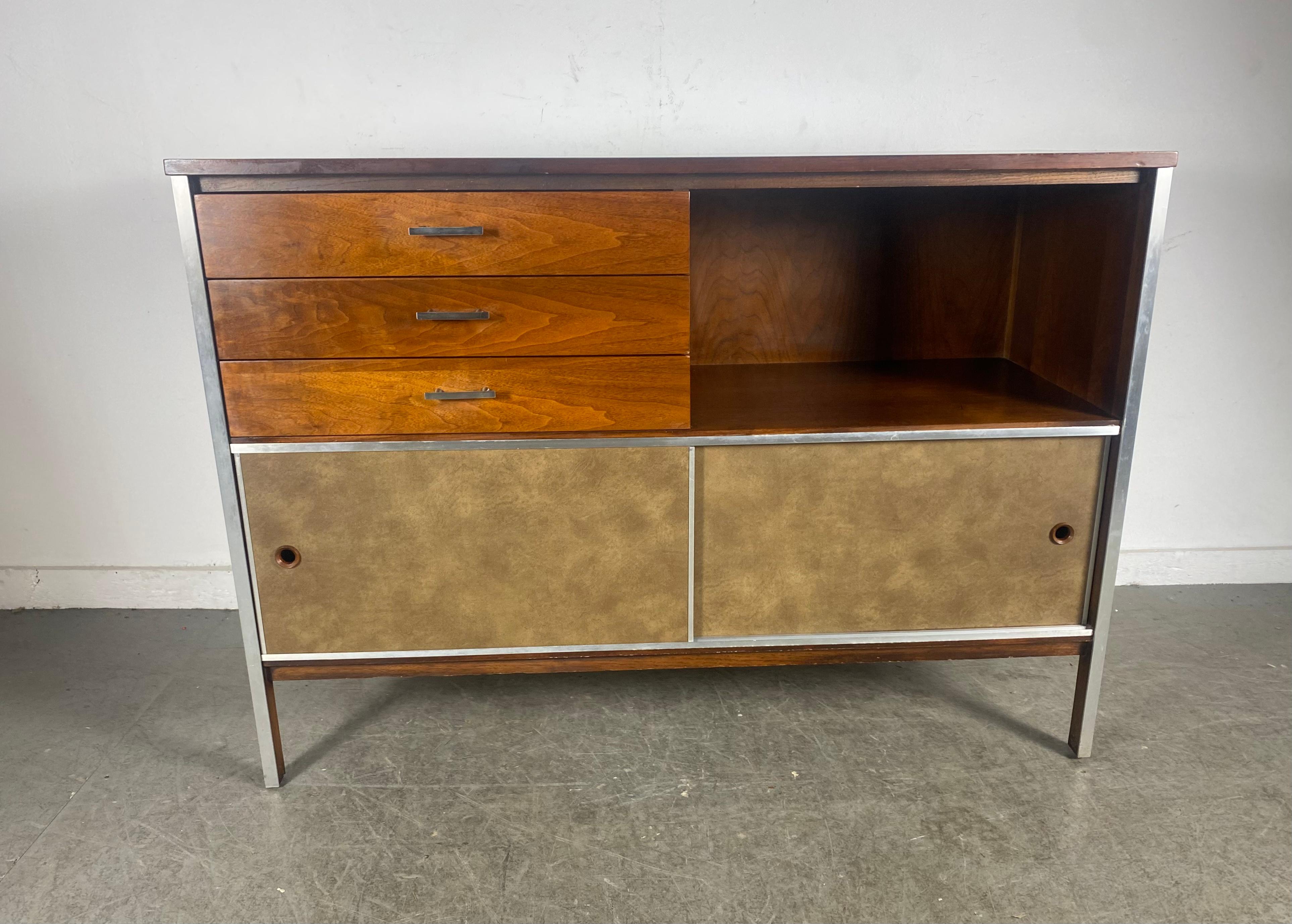 Mid-Century Modern Stunning Paul McCobb Credenza for Calvin Linear Group Cabinet, Classic Modernist For Sale