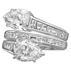 Hancocks Superbe bague croisée en forme de poire ancienne avec diamants 2,14 et 2,05 carats D VS