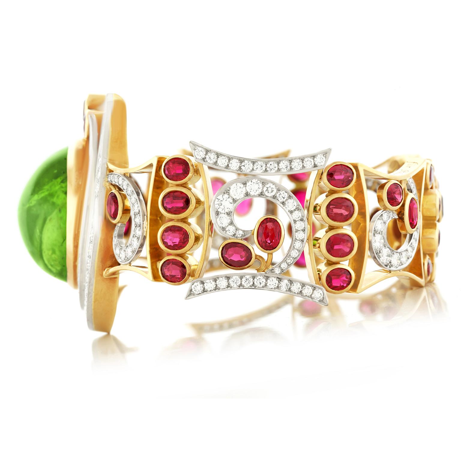Stunning Peridot Garnet and Diamond-set Gold Bracelet 3