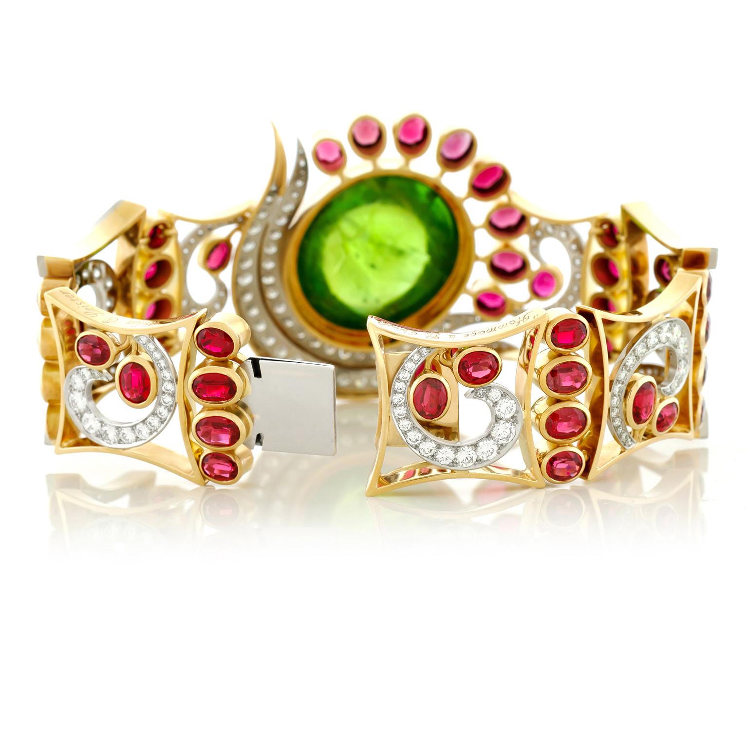 Stunning Peridot Garnet and Diamond-set Gold Bracelet 5